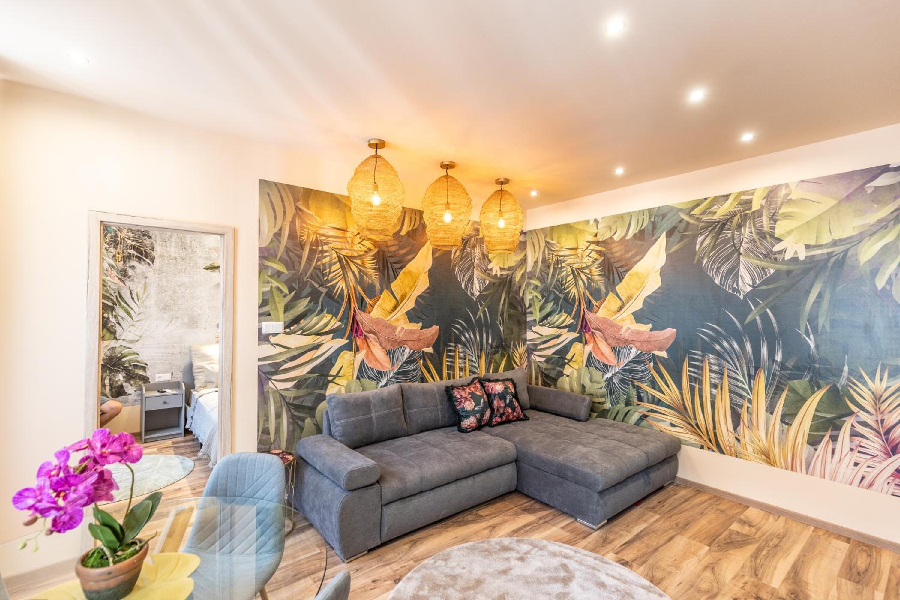 Jungle Apartment with 2 Bathrooms