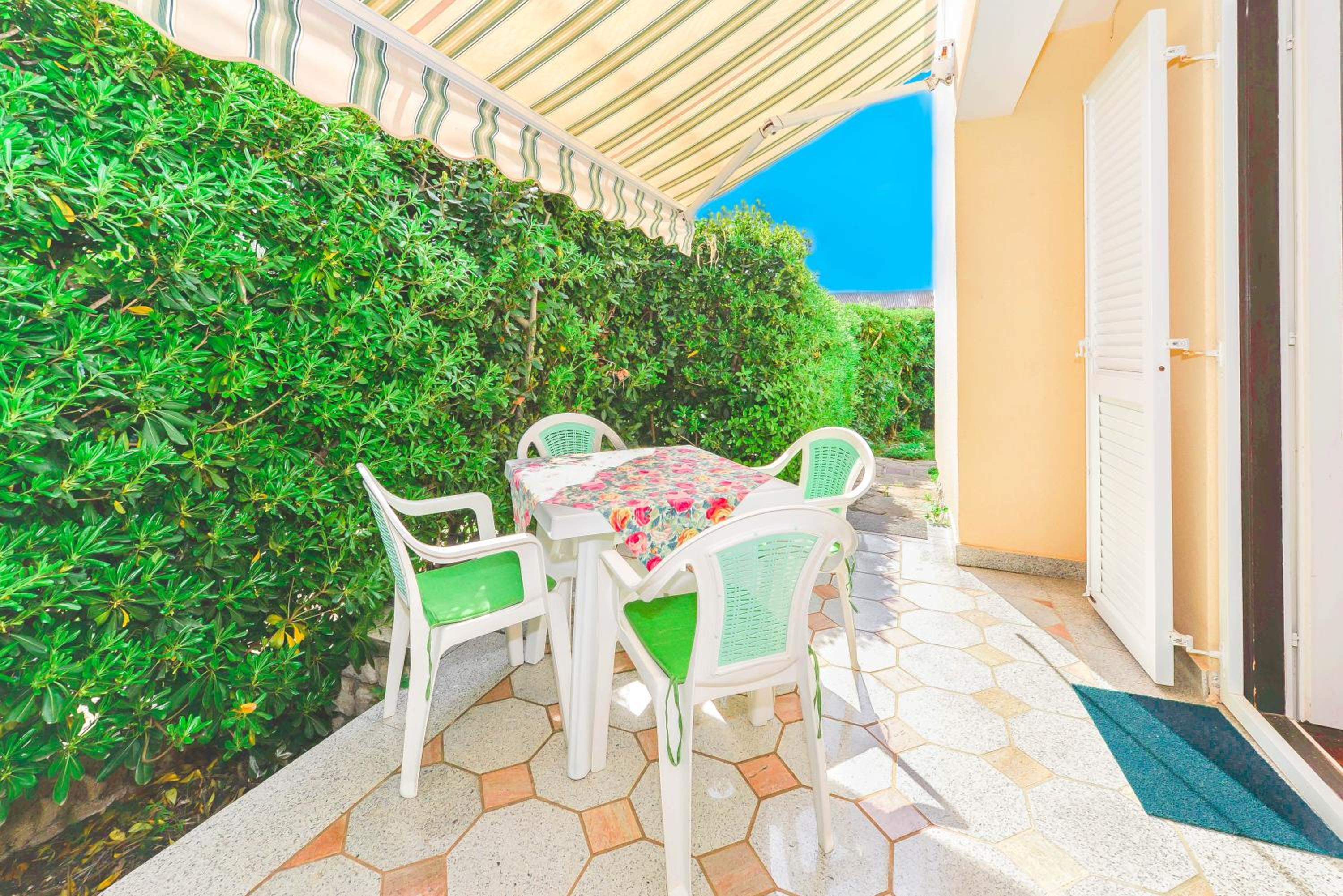 Apartments Mery view 2