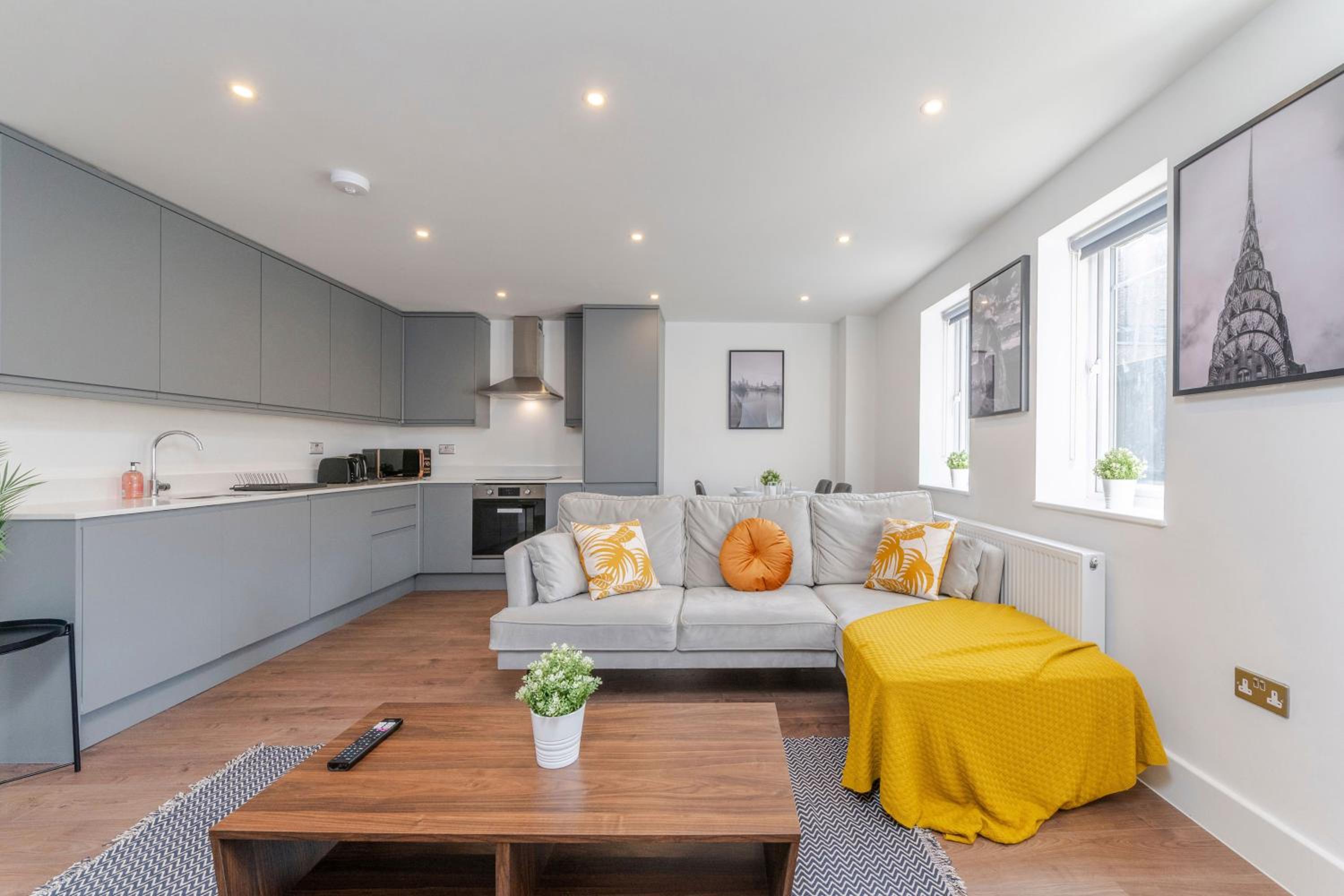 Fantastic London Home, 2 Bedrooms 2 Bathrooms - Next to the US Embassy & Nine Elms Station