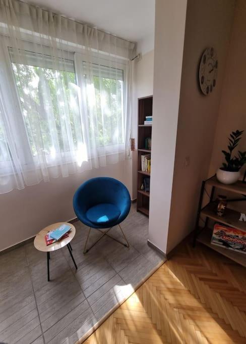 Cozy Central Apartment next to Bus and Train Station