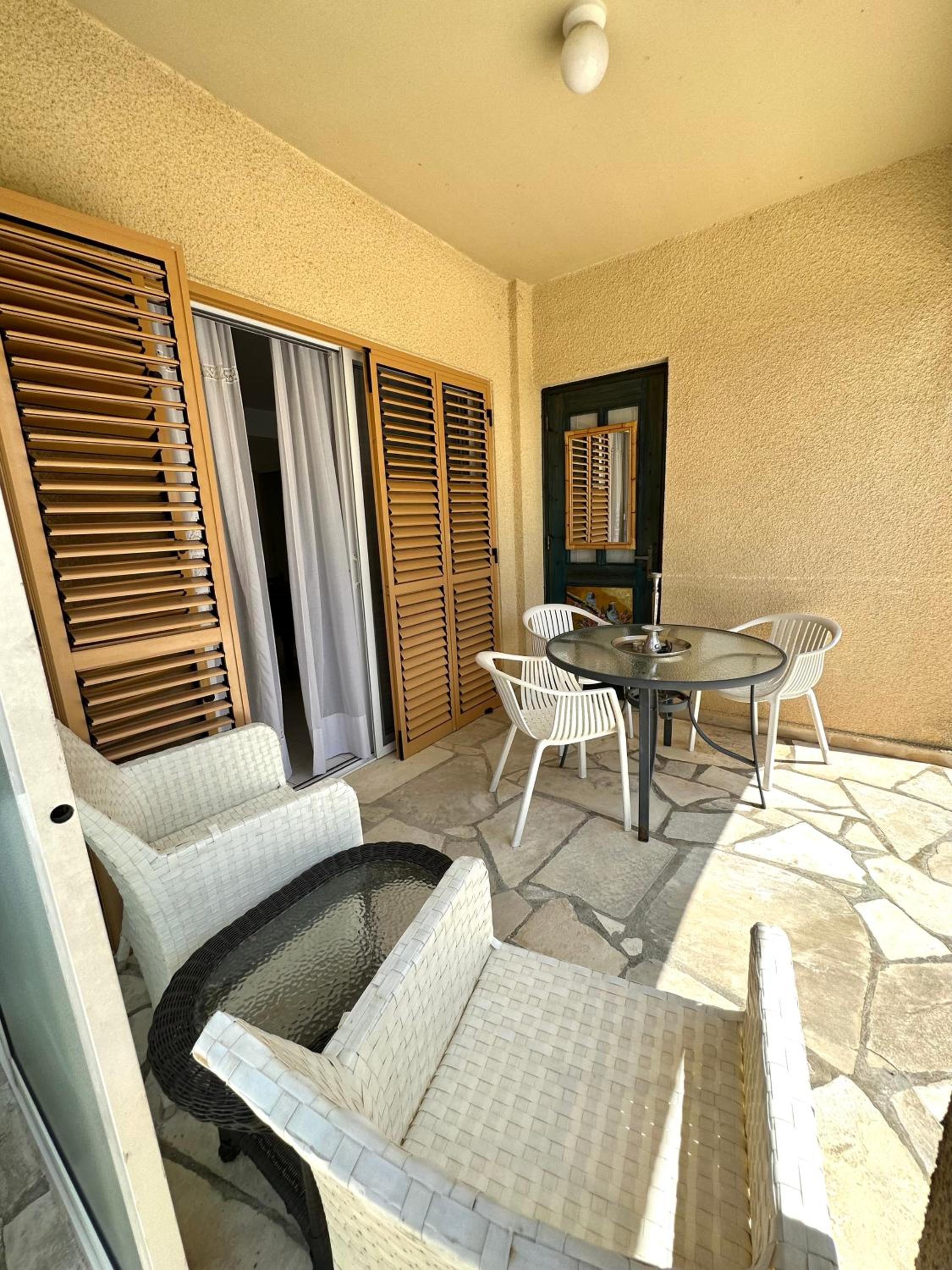 New cozy Villa near the beaches in the Magnificent Gardens of Regina with swimming pools!
