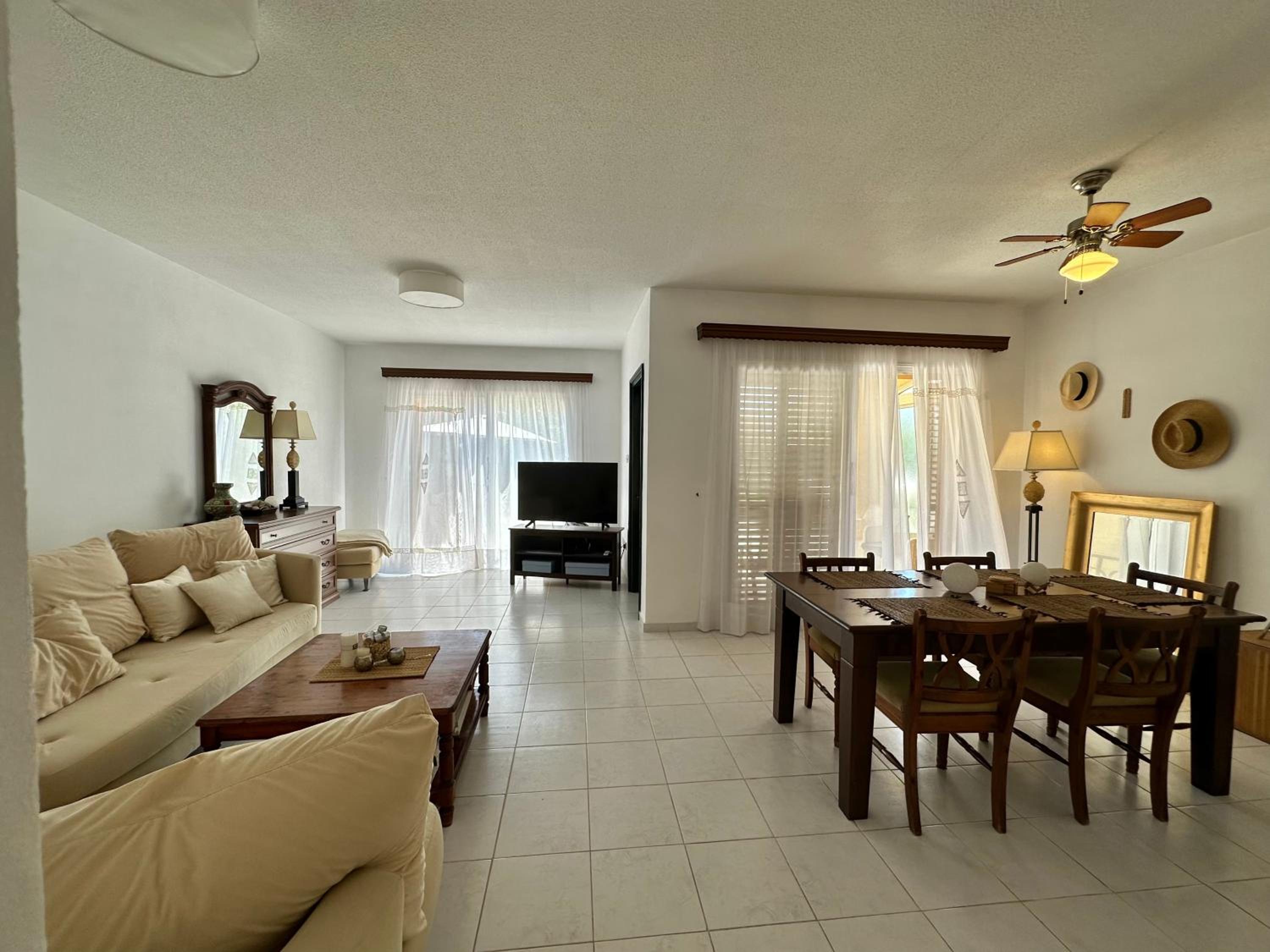 New cozy Villa near the beaches in the Magnificent Gardens of Regina with swimming pools!