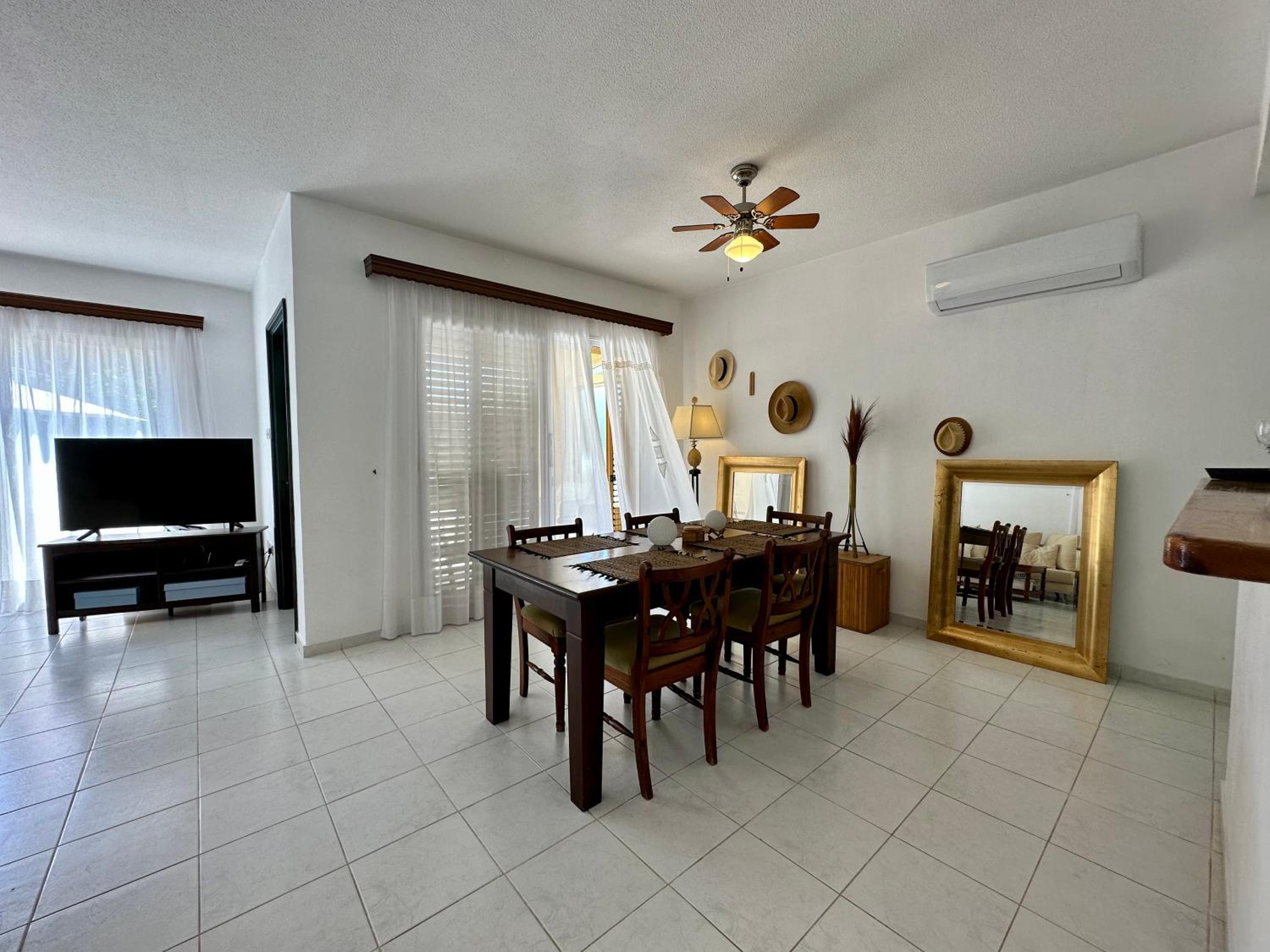 New cozy Villa near the beaches in the Magnificent Gardens of Regina with swimming pools!