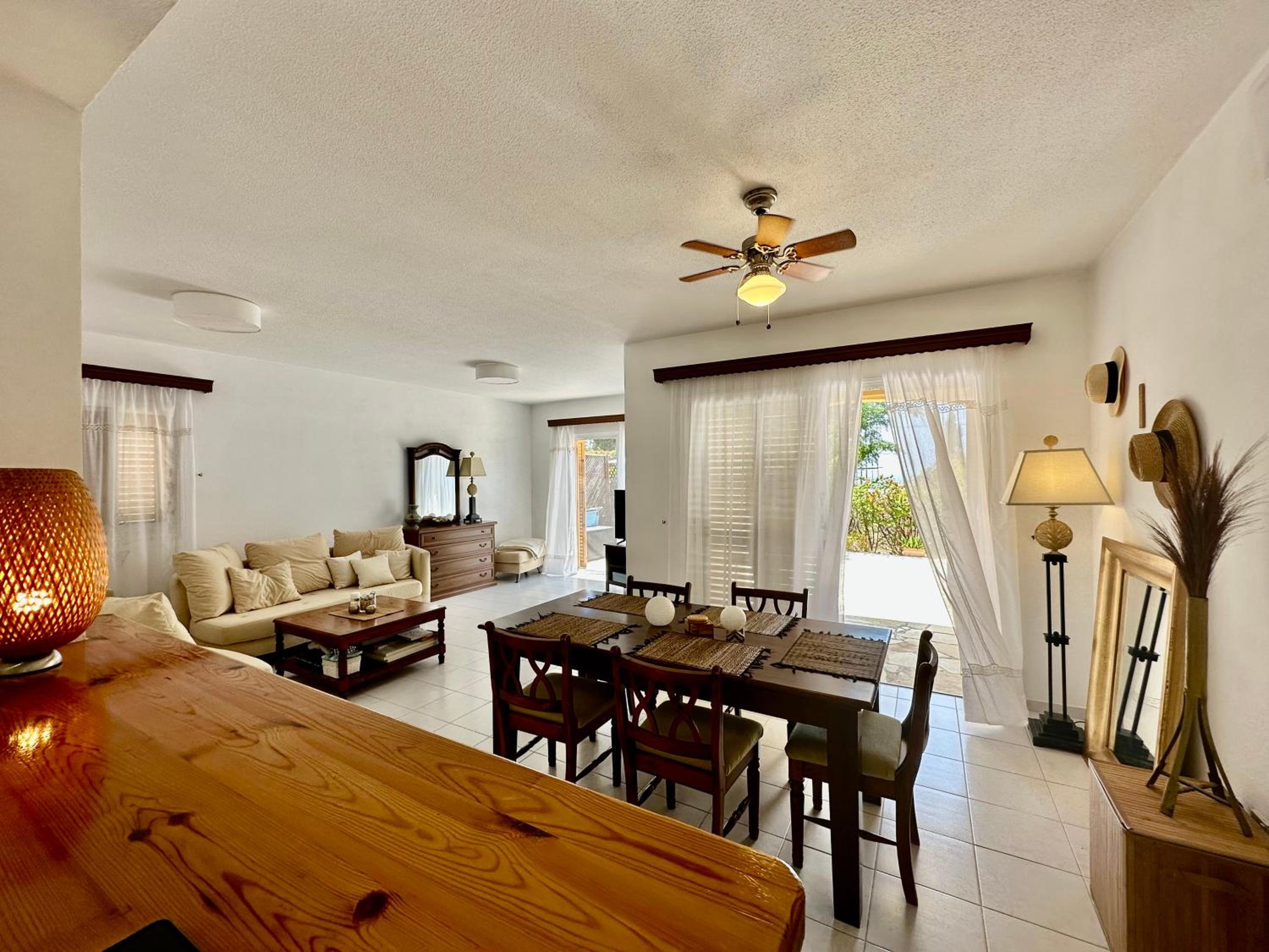 New cozy Villa near the beaches in the Magnificent Gardens of Regina with swimming pools!