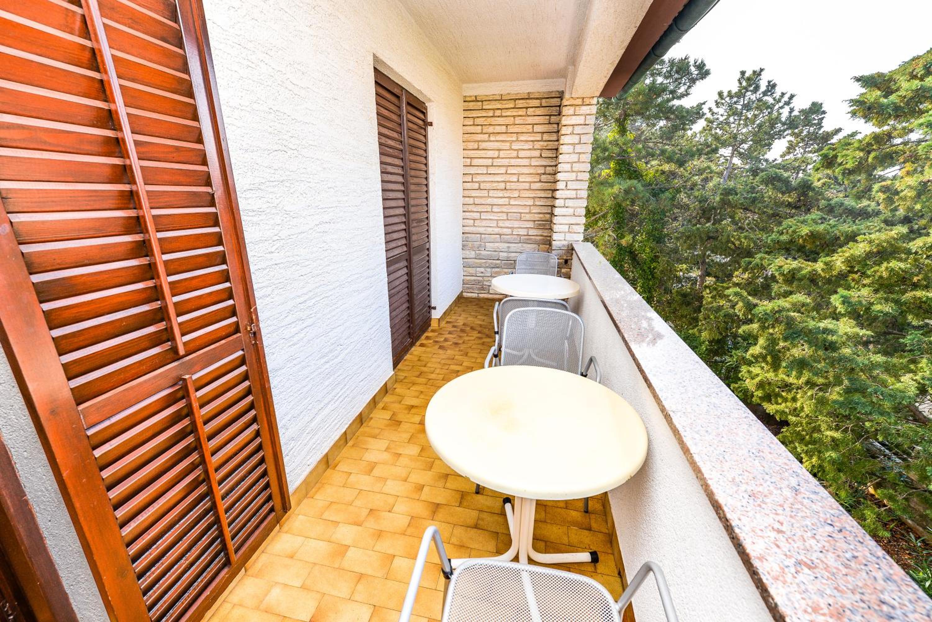 Apartments Leut