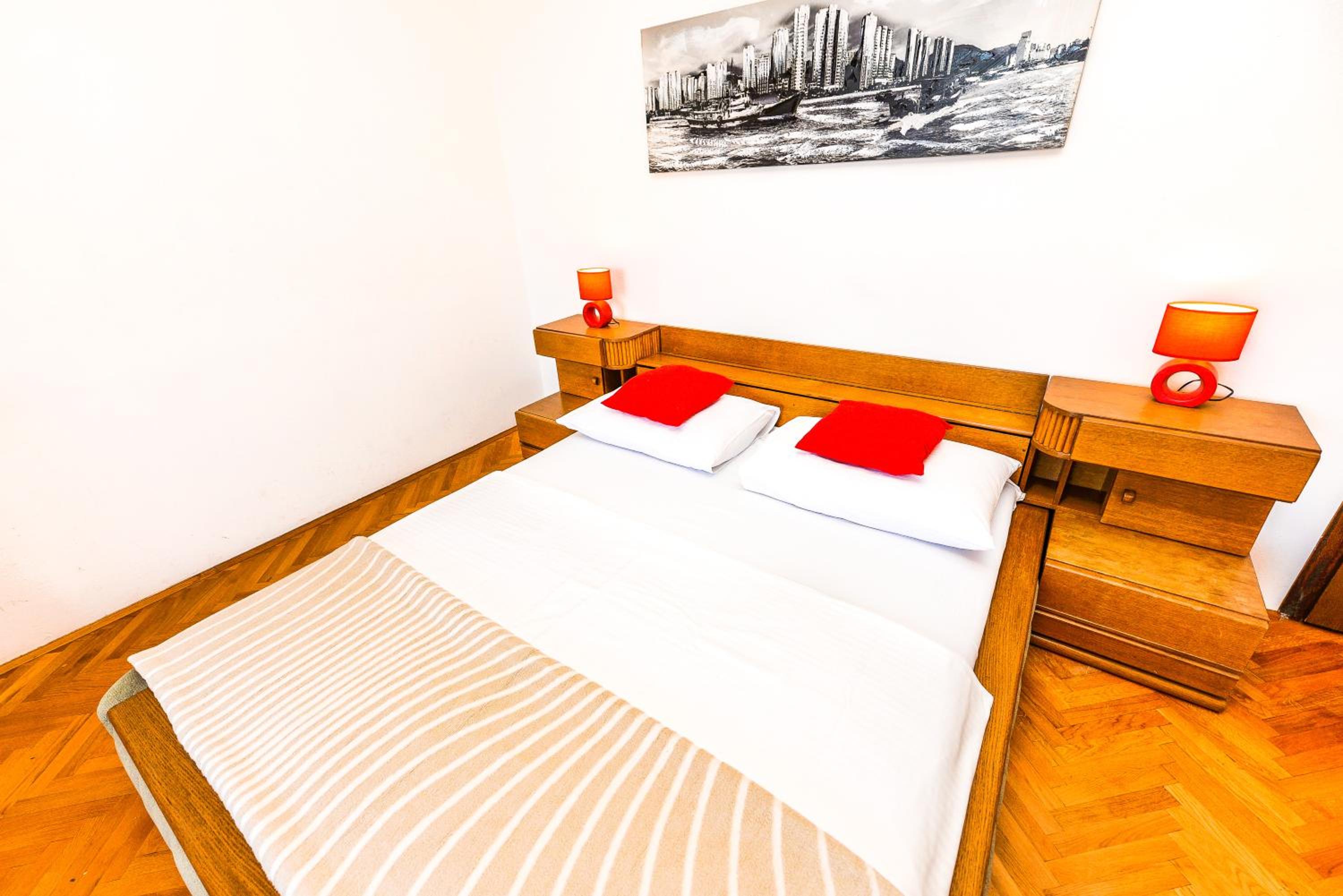 Apartments Leut