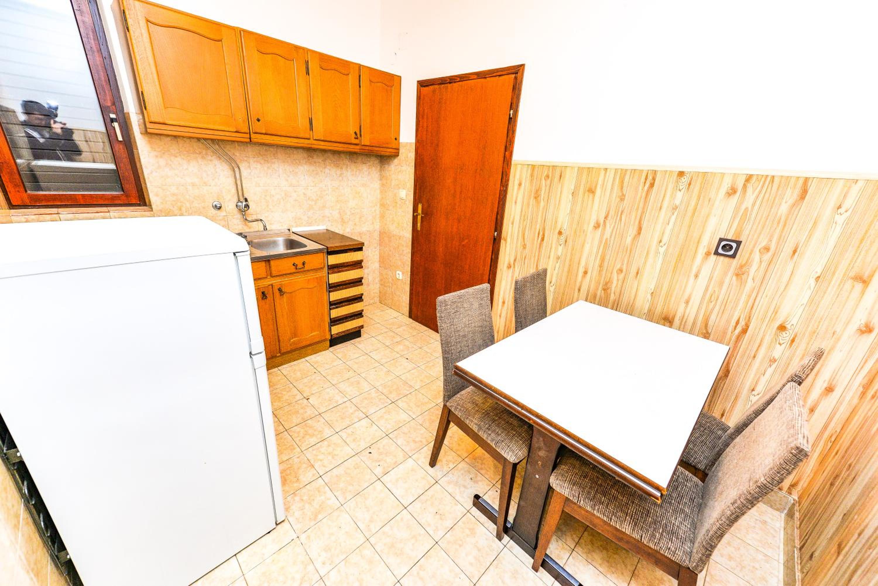 Apartments Leut