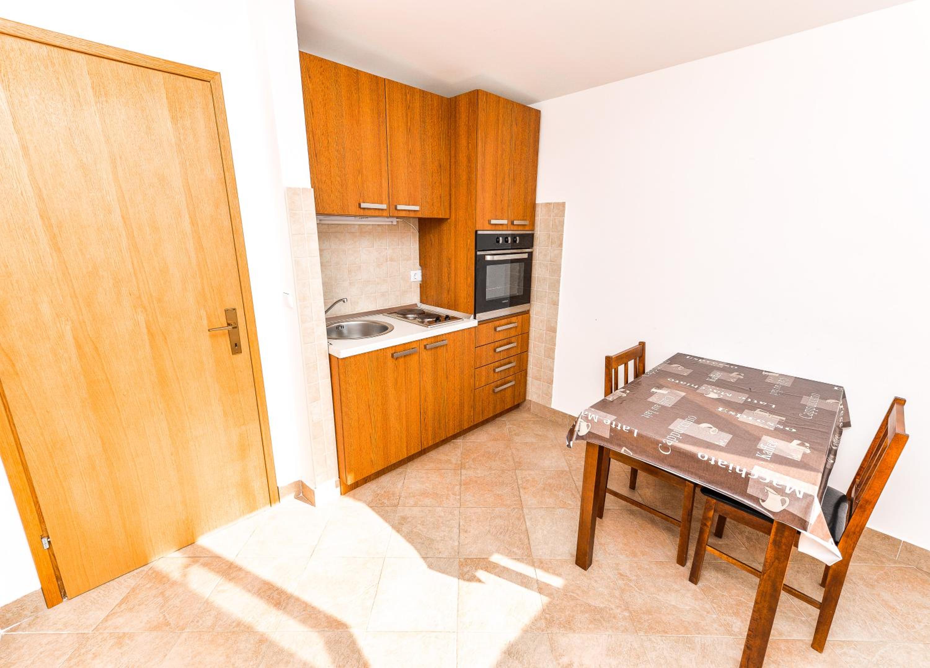 Apartments Leut