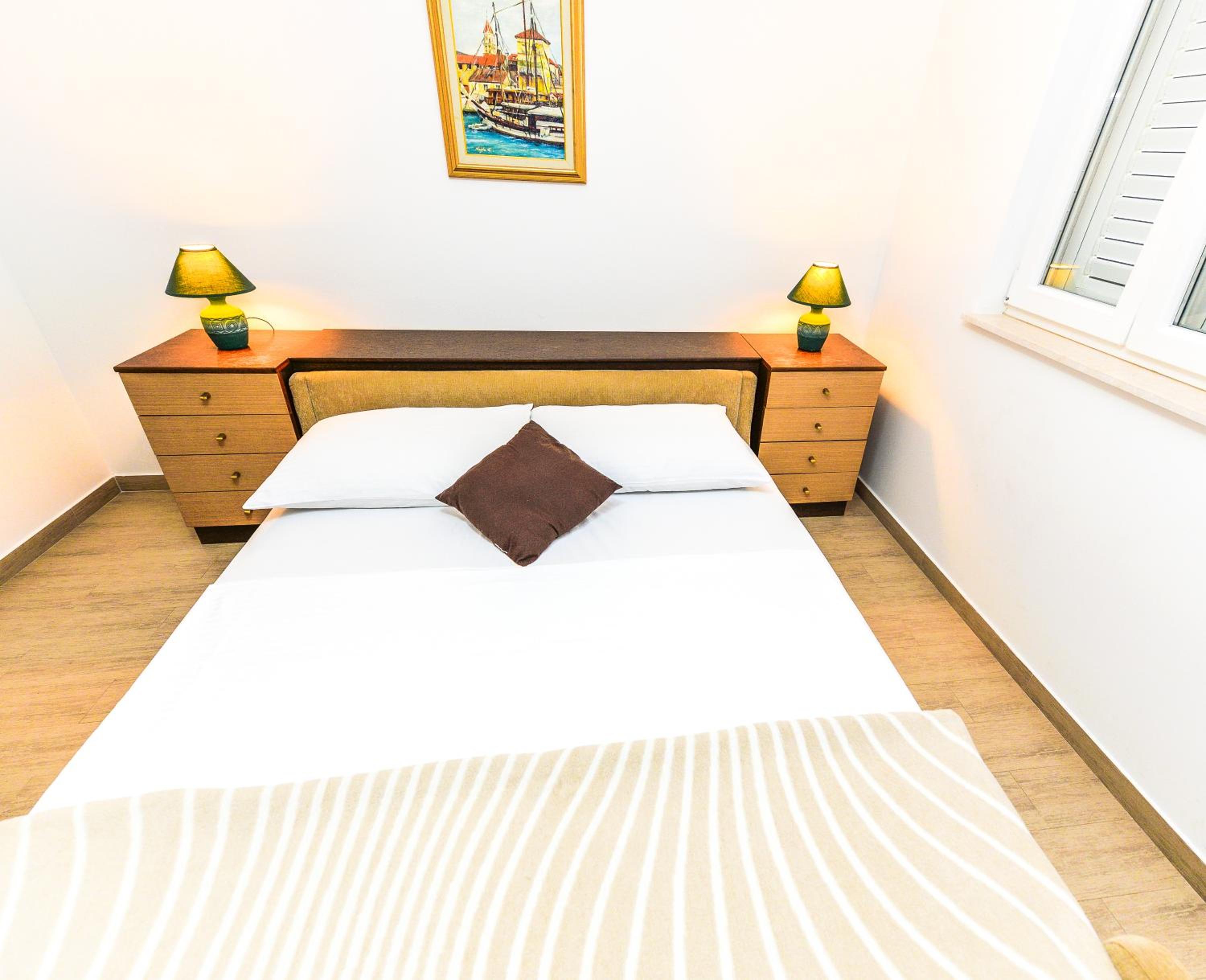 Apartments Leut