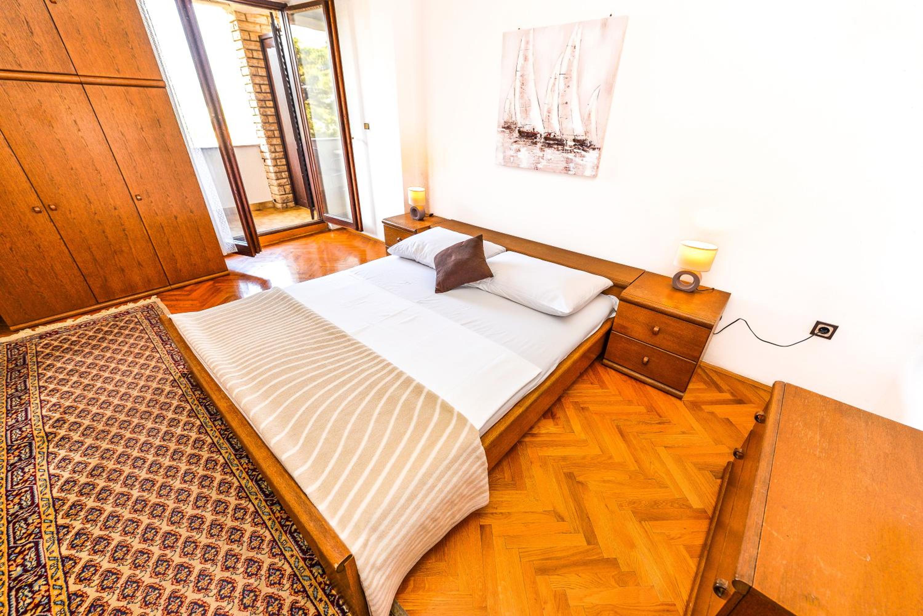 Apartments Leut