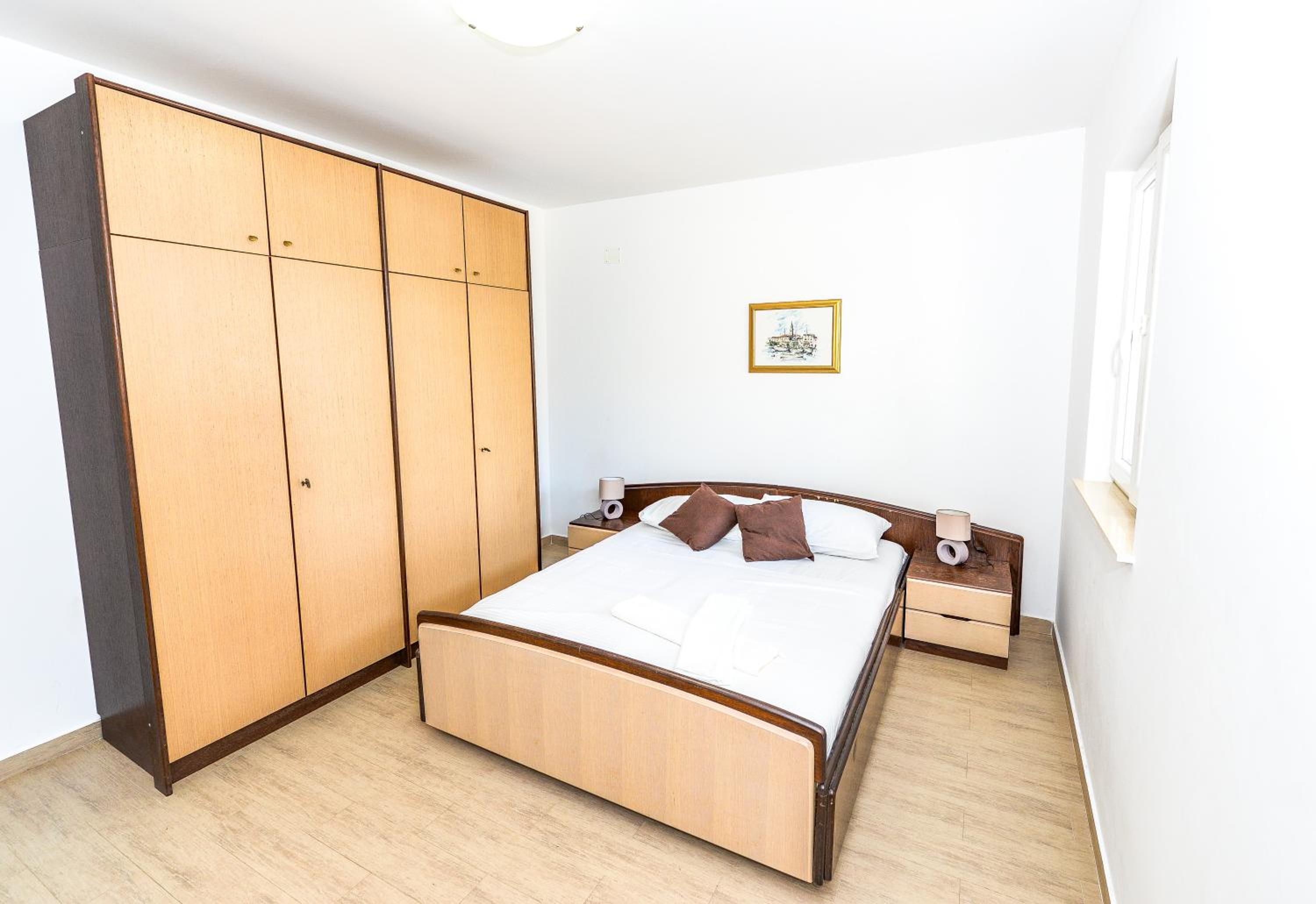 Apartments Leut