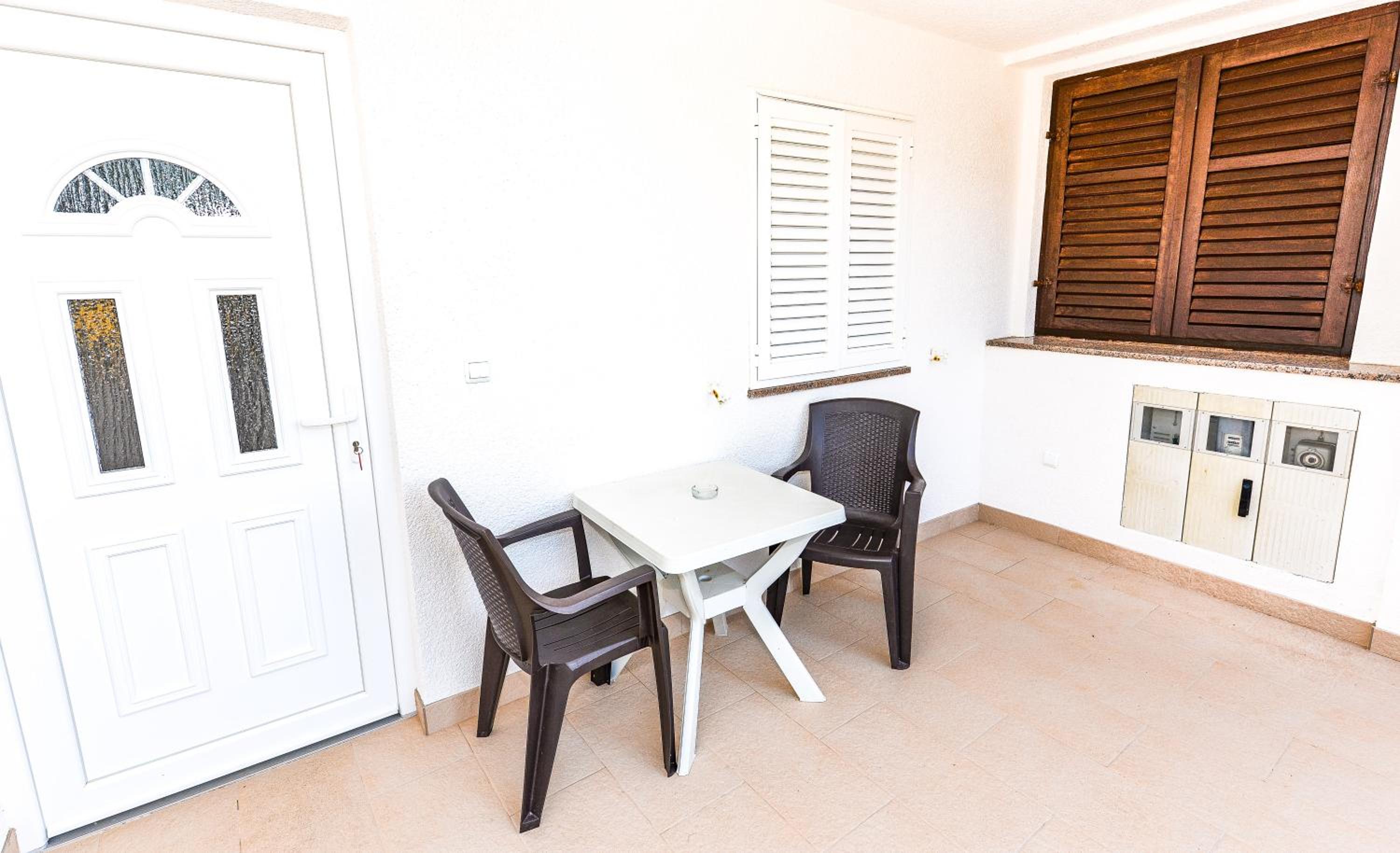 Apartments Leut