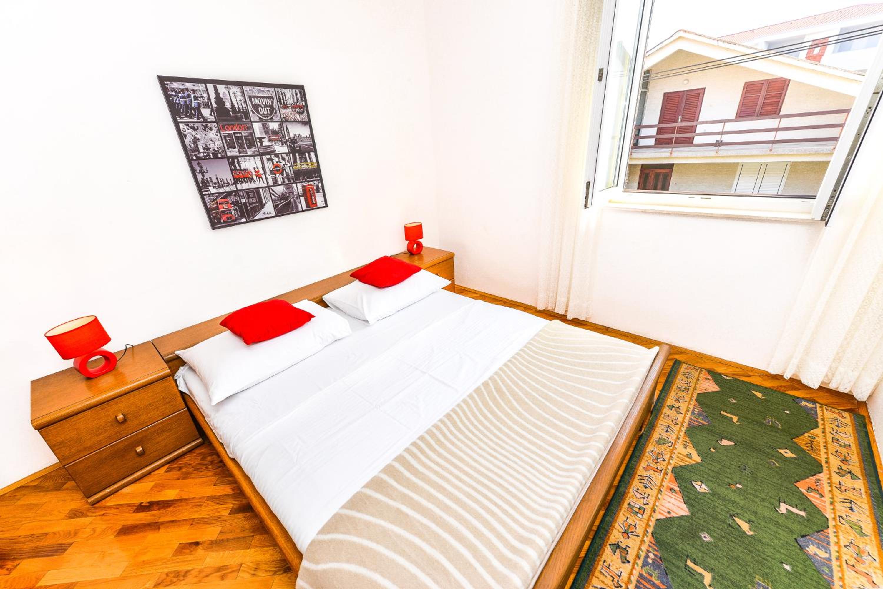 Apartments Leut