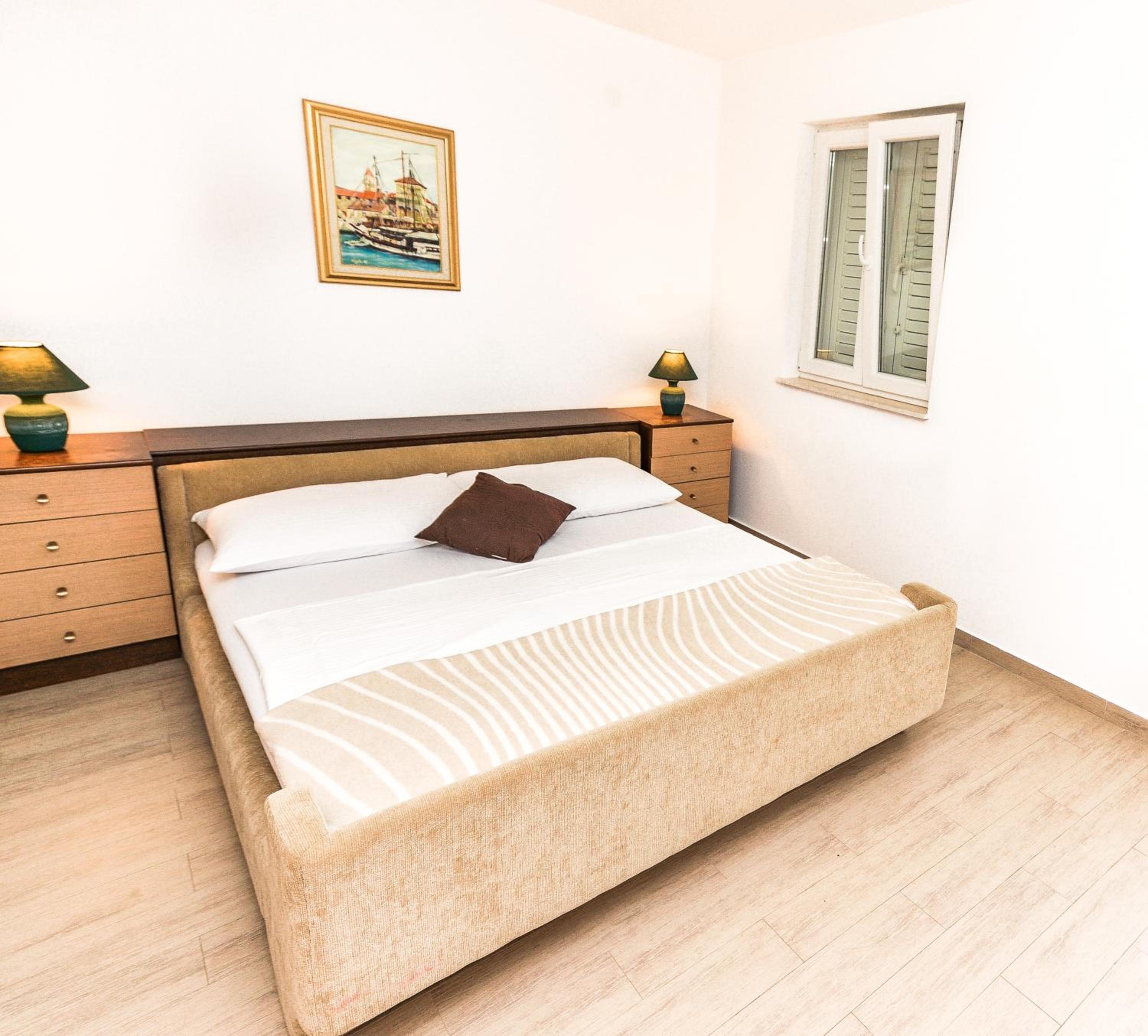 Apartments Leut