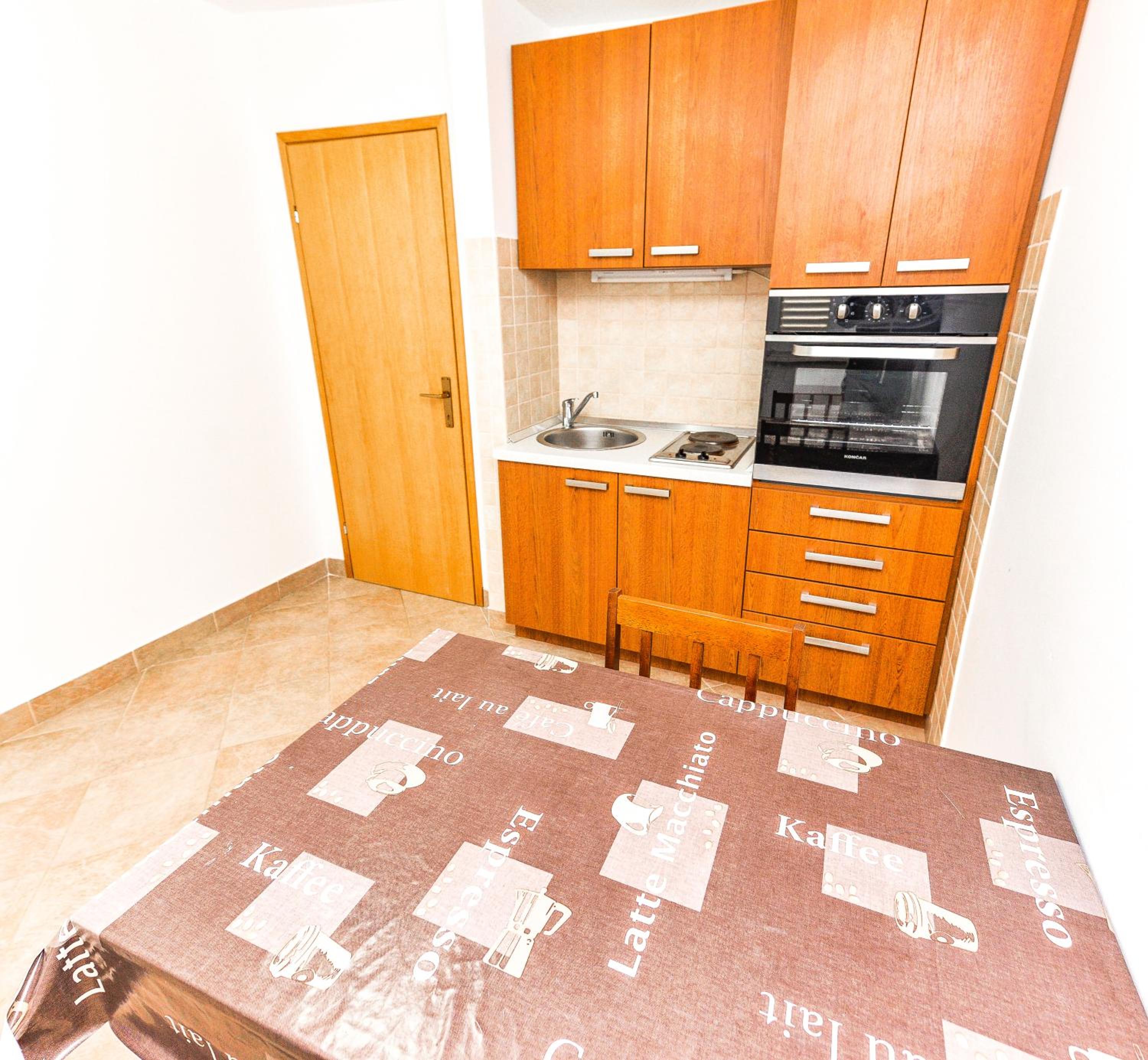 Apartments Leut