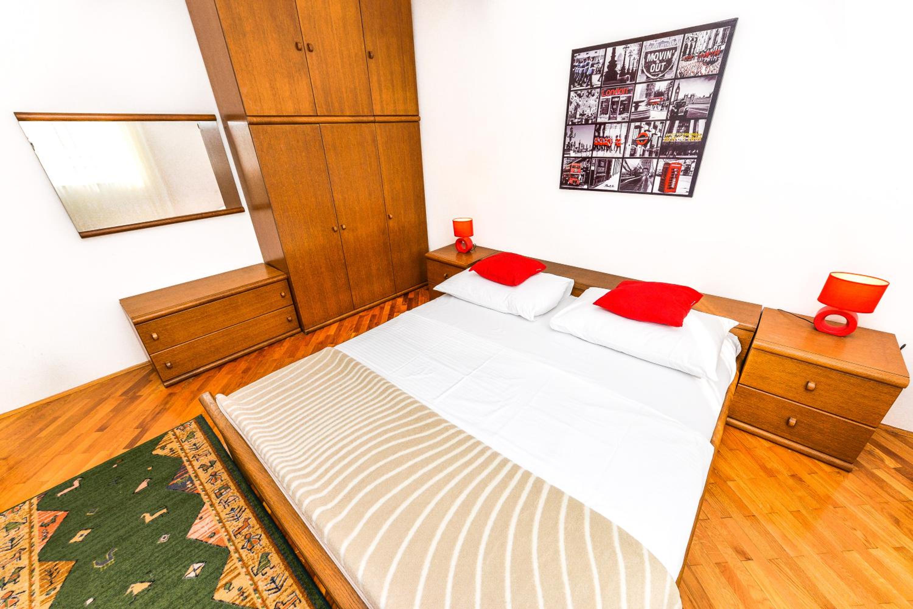 Apartments Leut