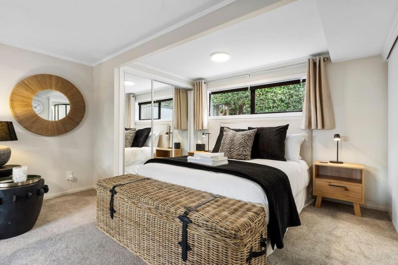 1-bed wow factor in Kohimarama view 5