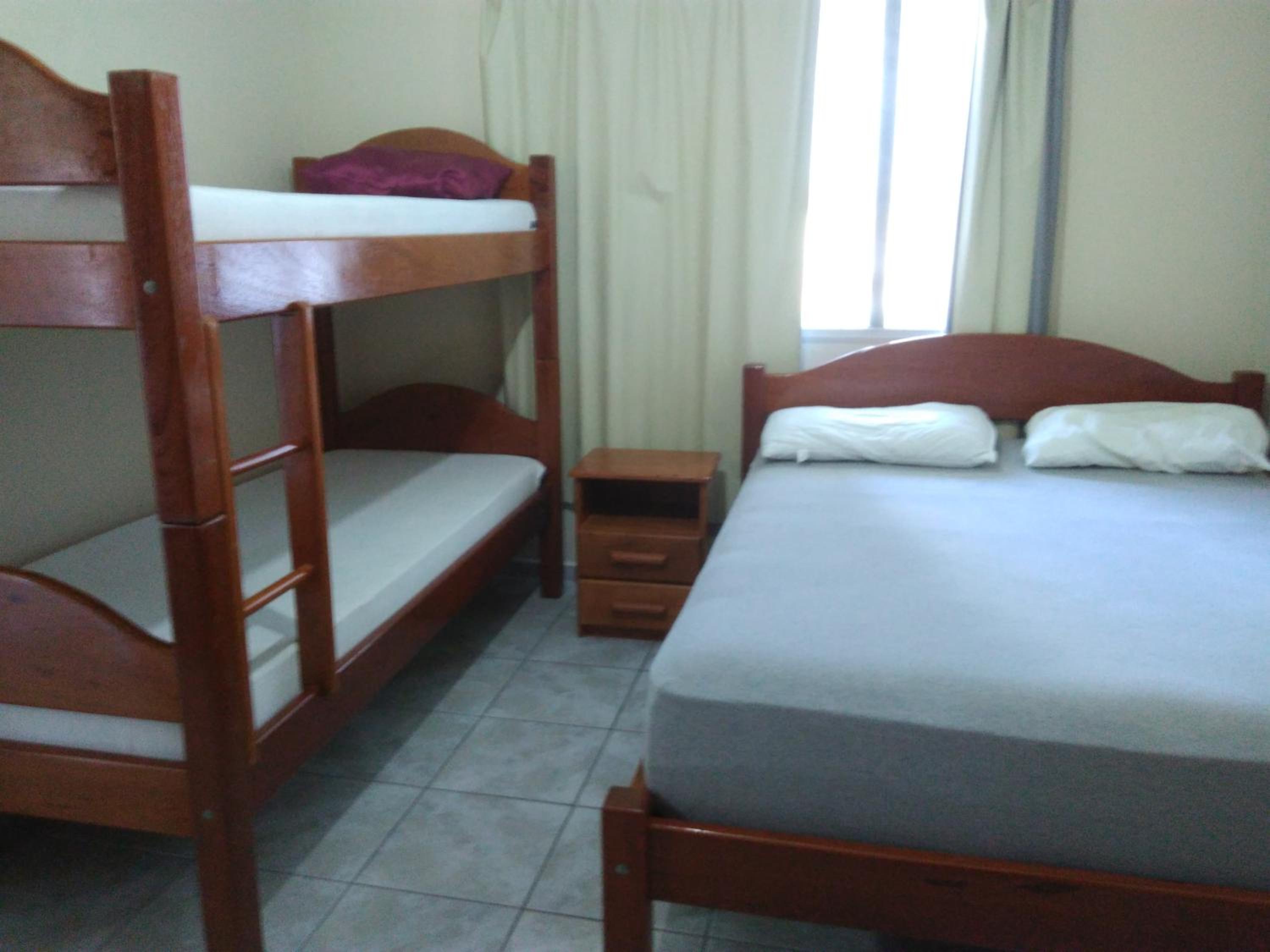 Apto 2 quartos, 8 Pessoas. prox. das praias.