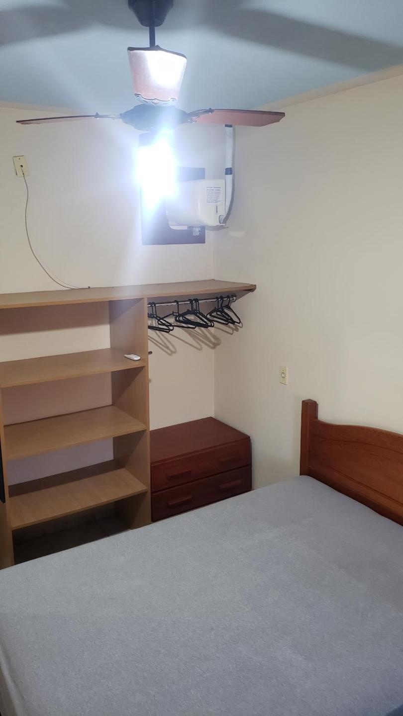 Apto 2 quartos, 8 Pessoas. prox. das praias.