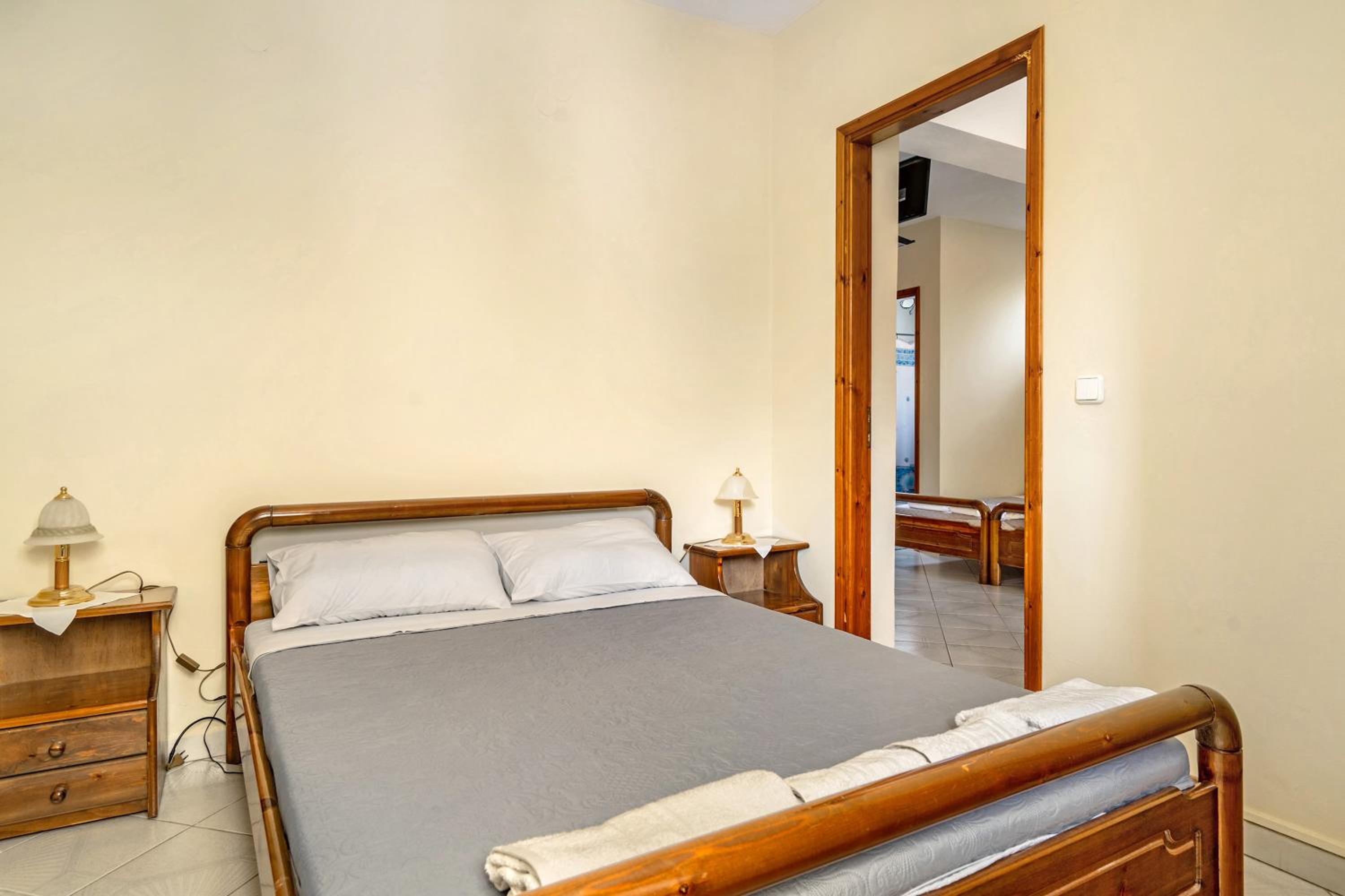 Daratos apartment 6