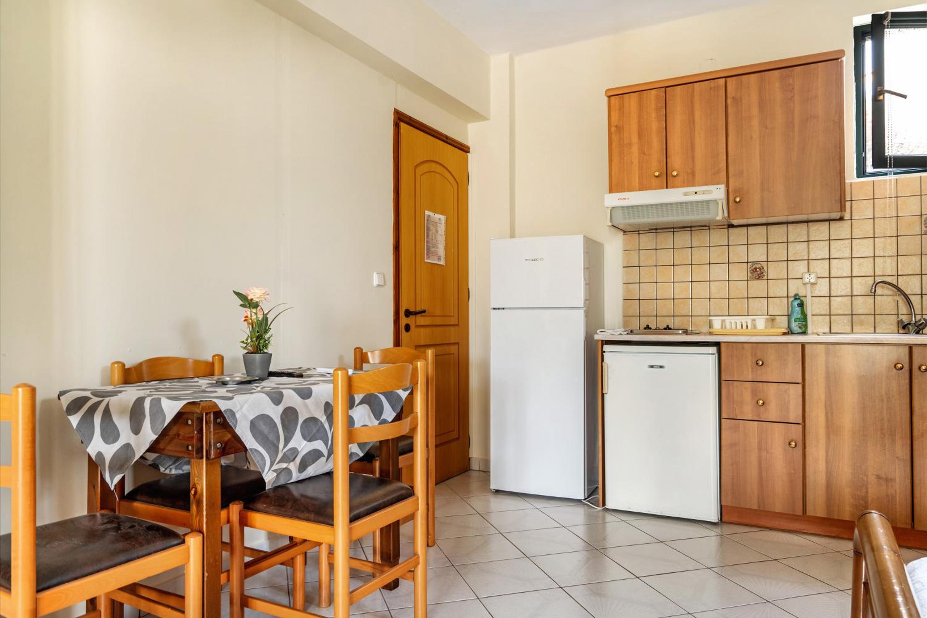 Daratos apartment 6