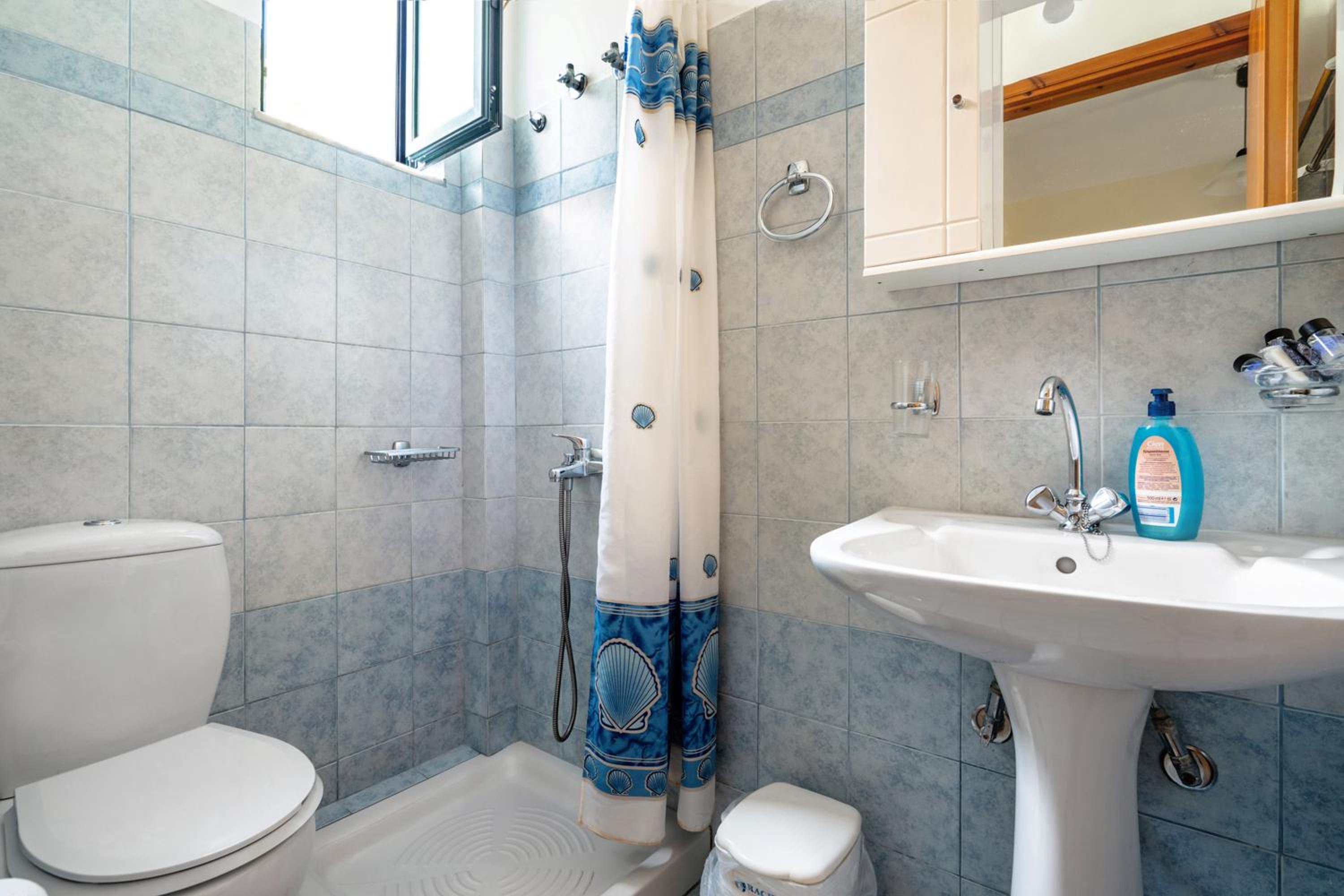 Daratos apartment 6