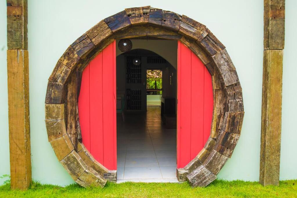 Casa em Imbassaí com 8 Suítes