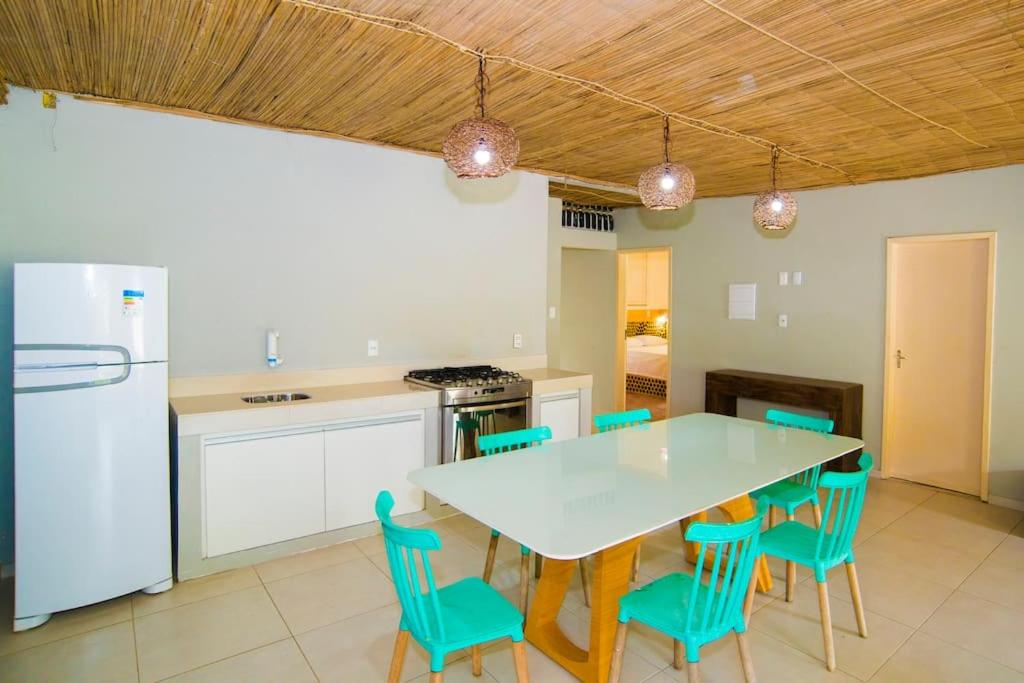 Casa em Imbassaí com 8 Suítes