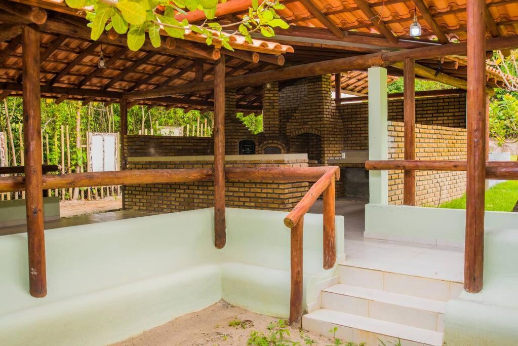 Casa em Imbassaí com 8 Suítes