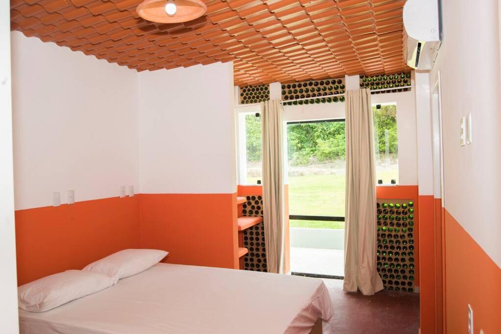 Casa em Imbassaí com 8 Suítes