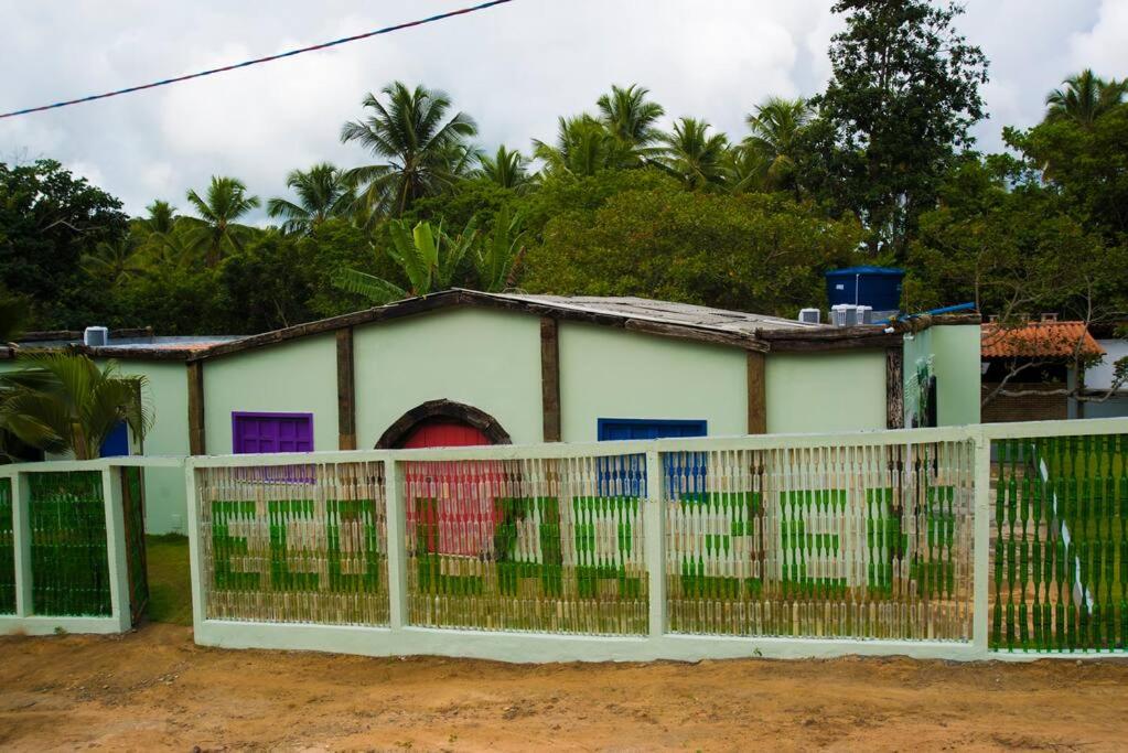 Casa em Imbassaí com 8 Suítes