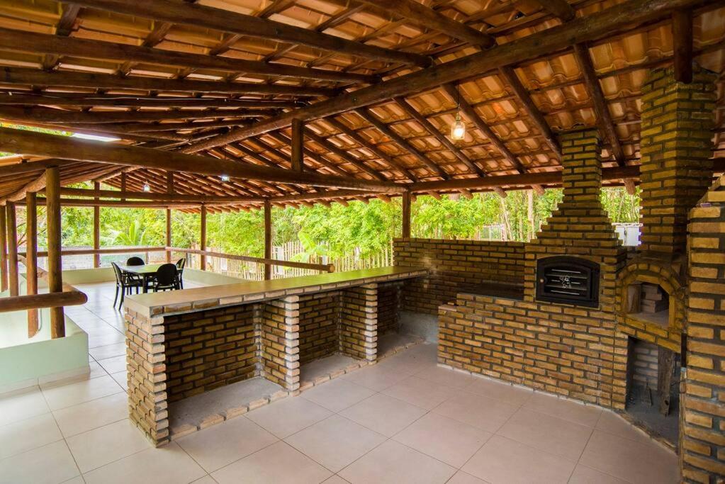 Casa em Imbassaí com 8 Suítes