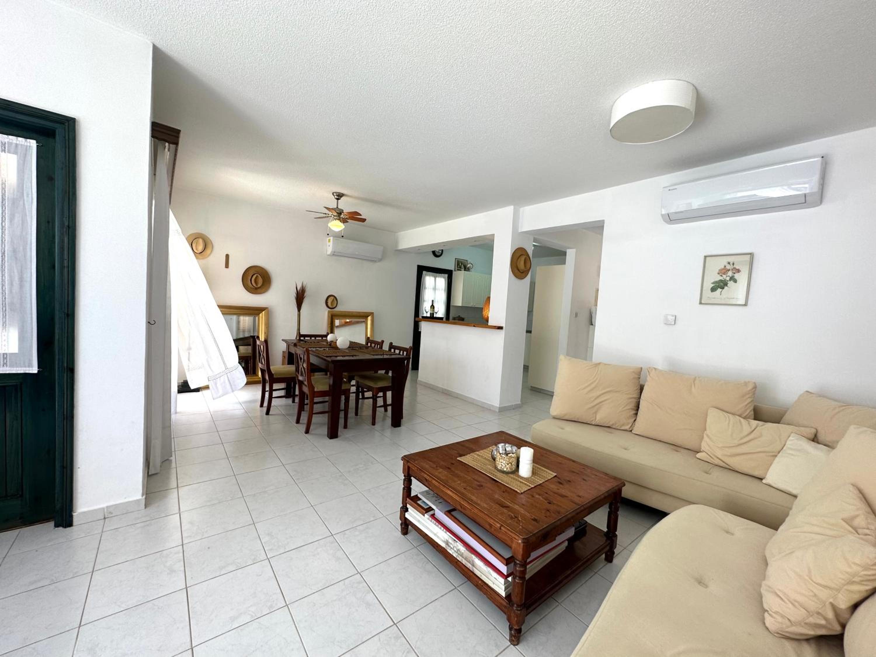 New cozy Villa near the beaches in the Magnificent Gardens of Regina with swimming pools!