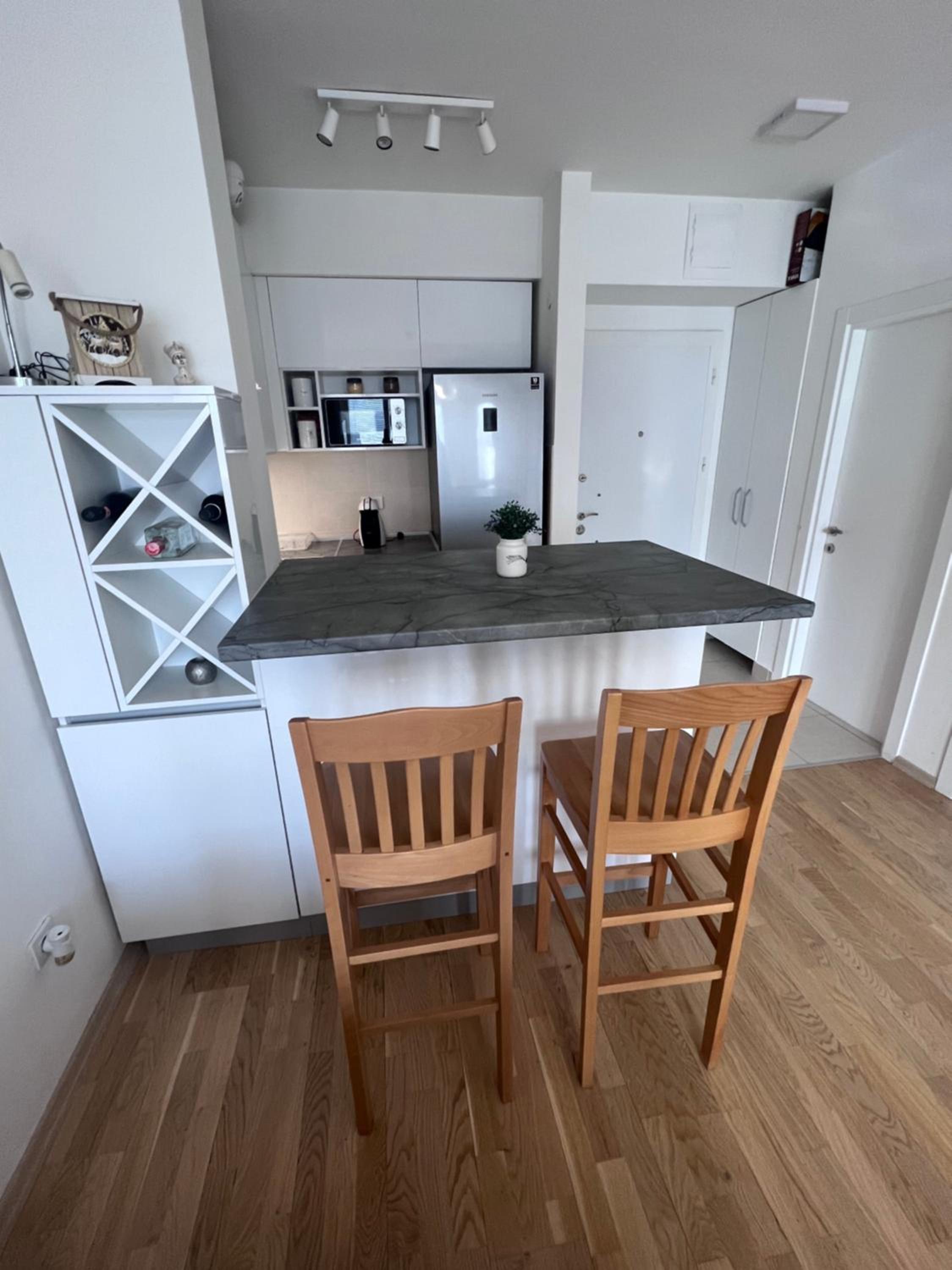 Square Apartment view 4