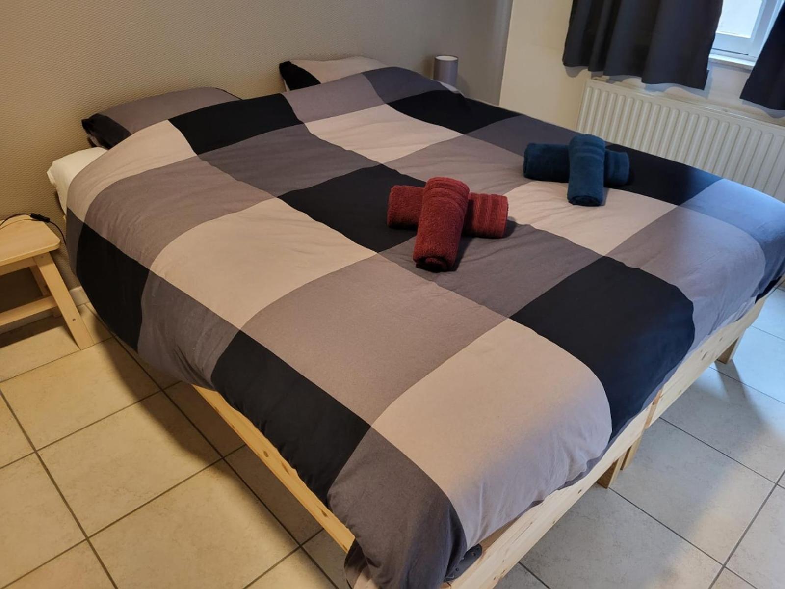 WeLoveOostende - Newly renovated large apartment 150m from the beach - Including bed sheets and final clea-ning