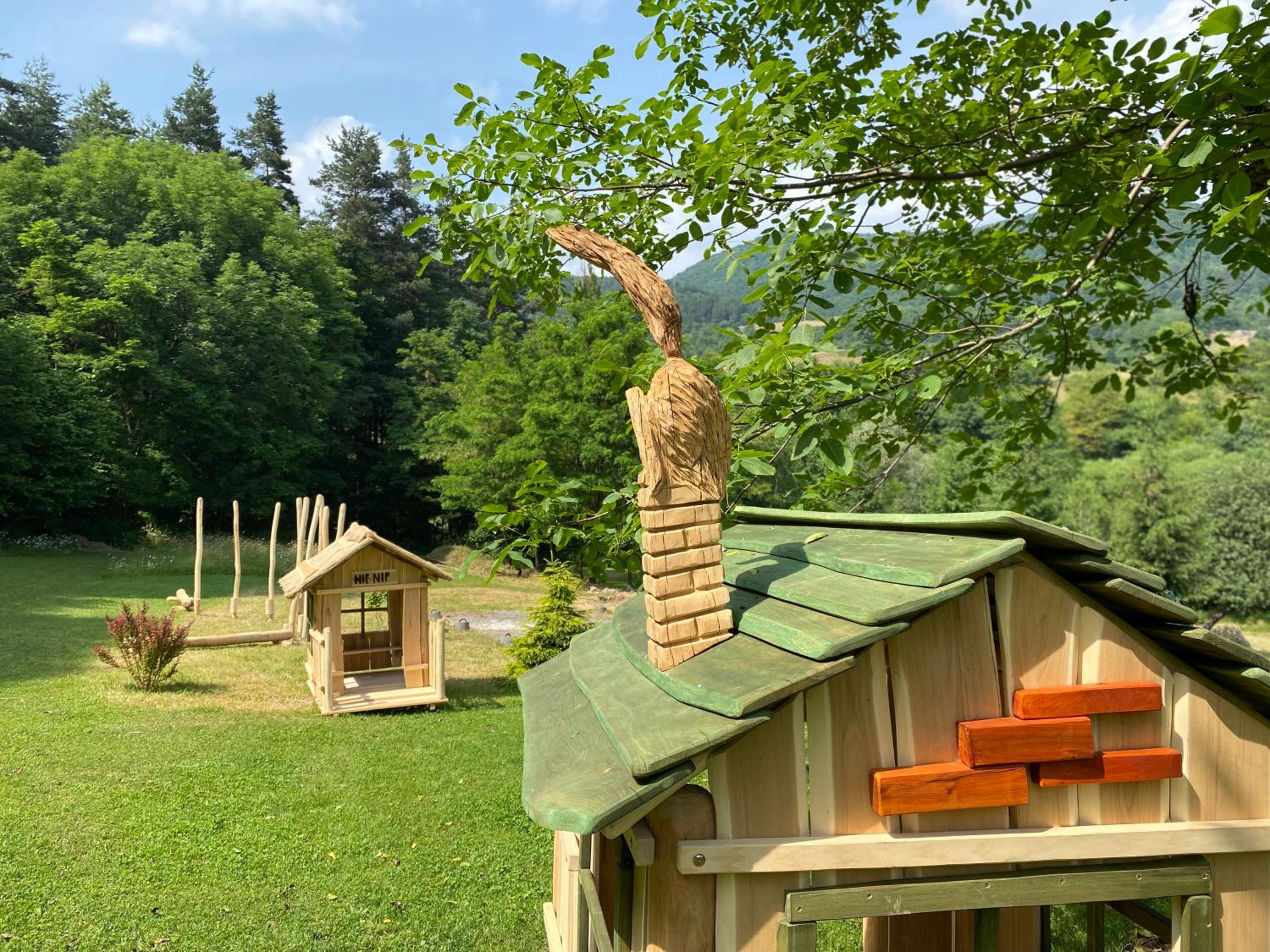 Detská Chata Župkov - Cozy Cottage Retreat near the Forest view 3