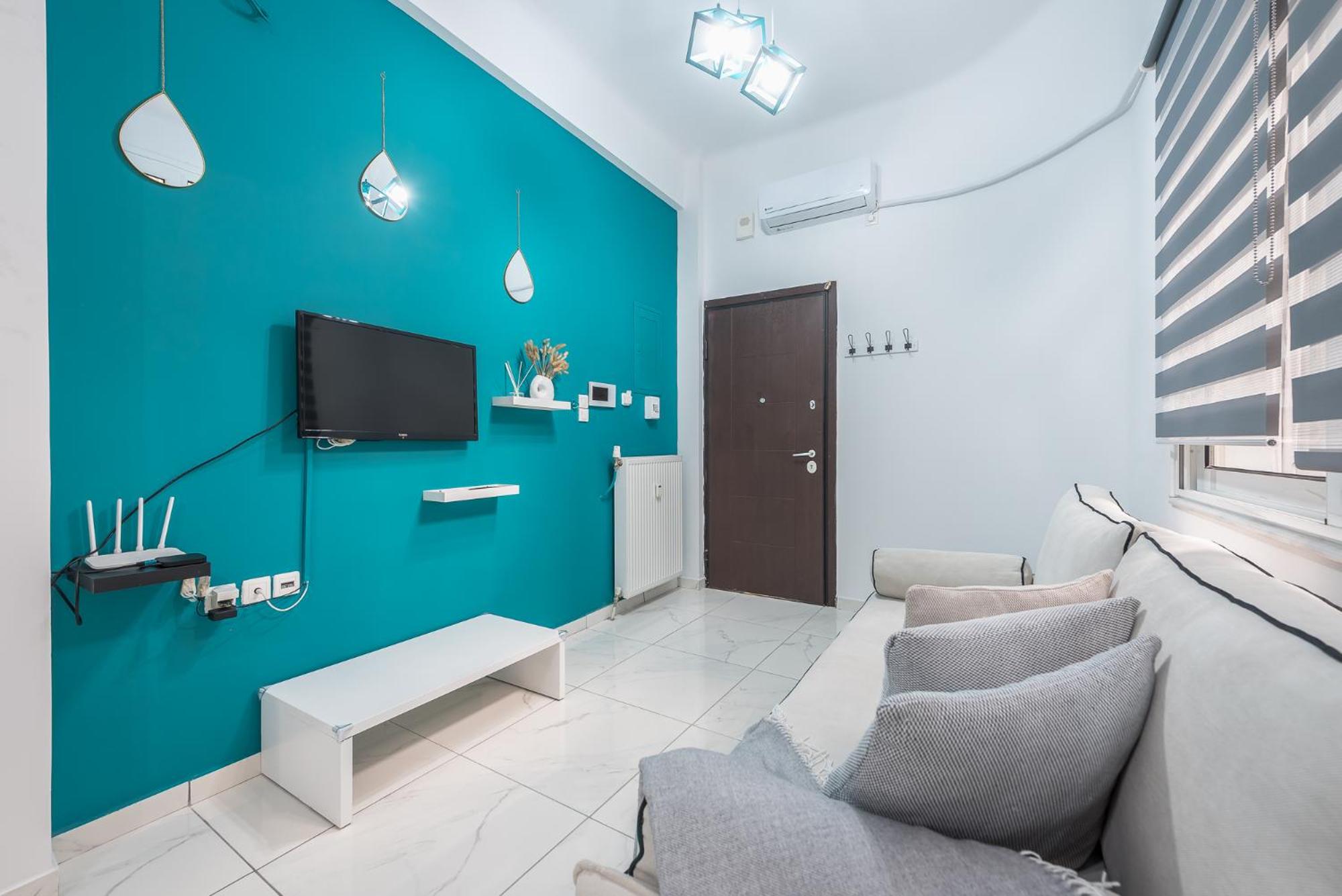 CONTEMPORARY APARTMENT 200M FROM ACROPOLIS 100Mbps NETFLIX