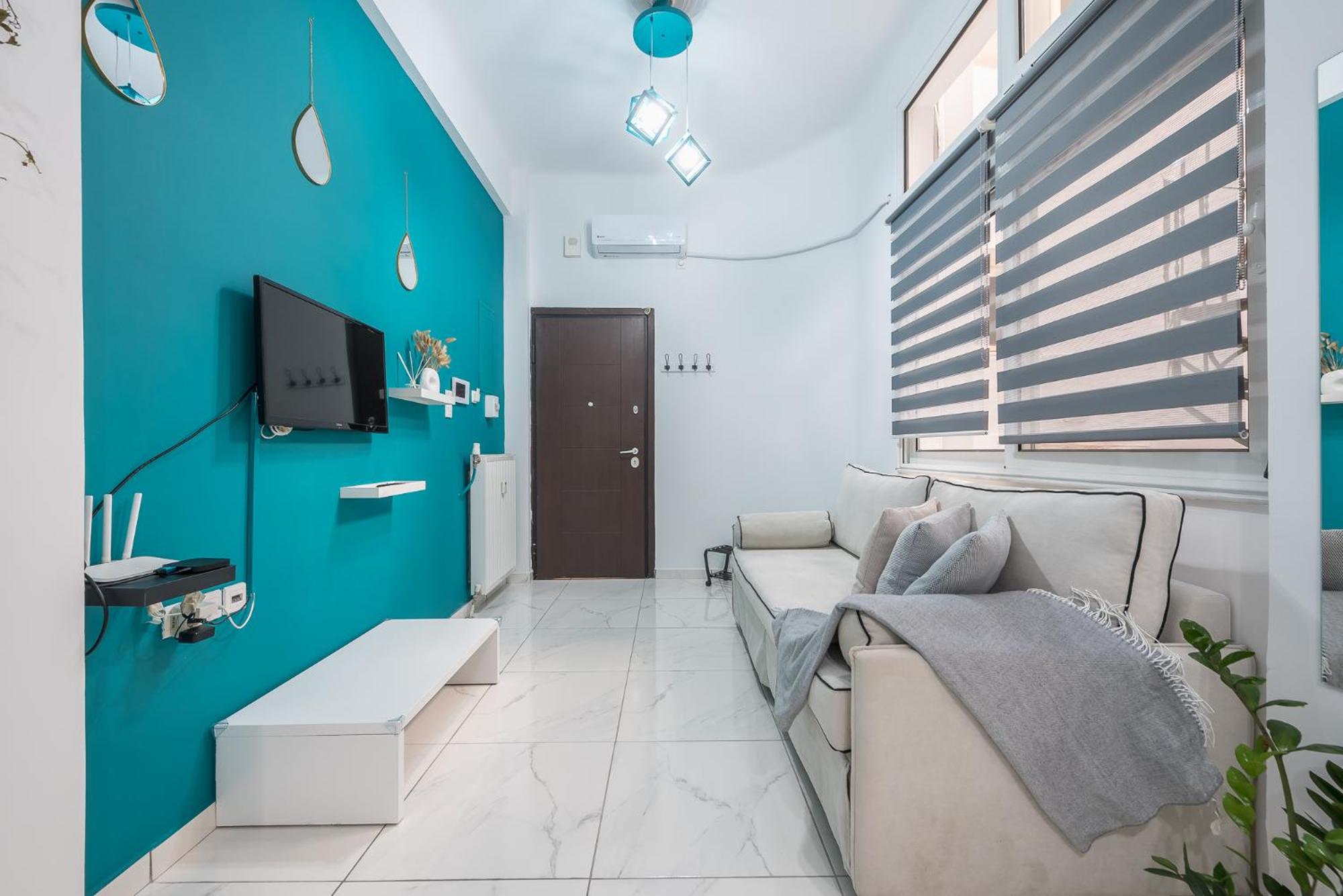 CONTEMPORARY APARTMENT 200M FROM ACROPOLIS 100Mbps NETFLIX