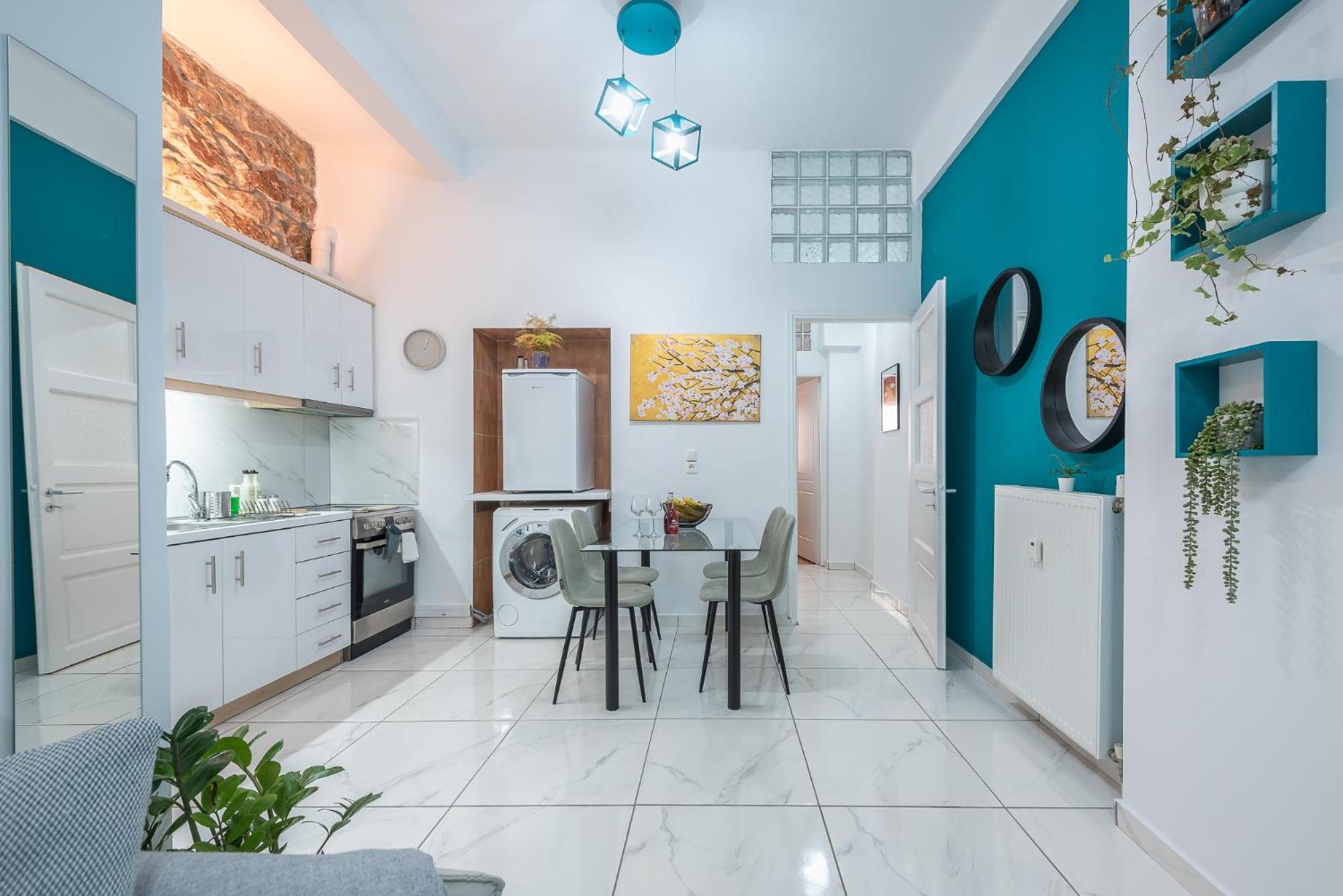 CONTEMPORARY APARTMENT 200M FROM ACROPOLIS 100Mbps NETFLIX