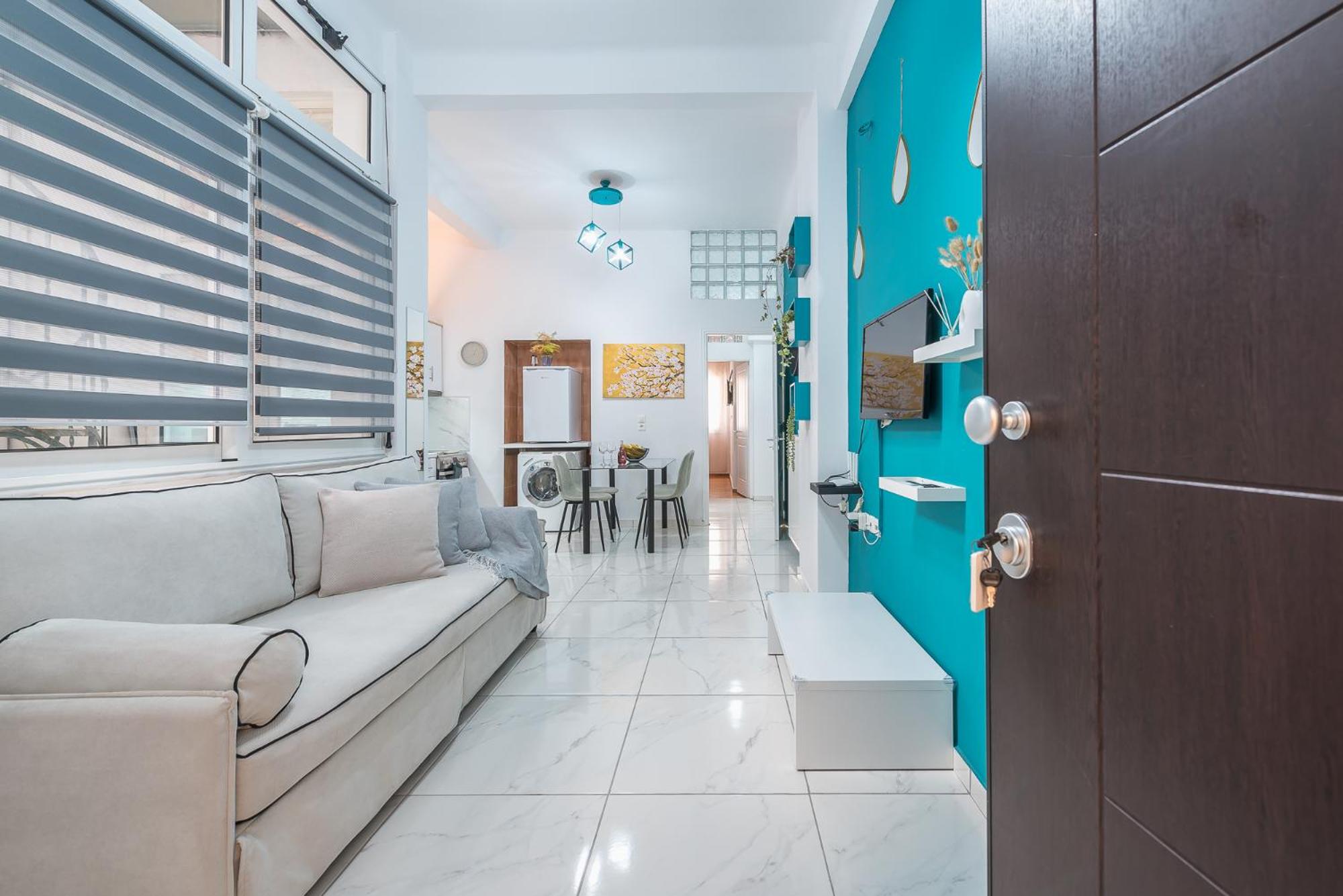 CONTEMPORARY APARTMENT 200M FROM ACROPOLIS 100Mbps NETFLIX