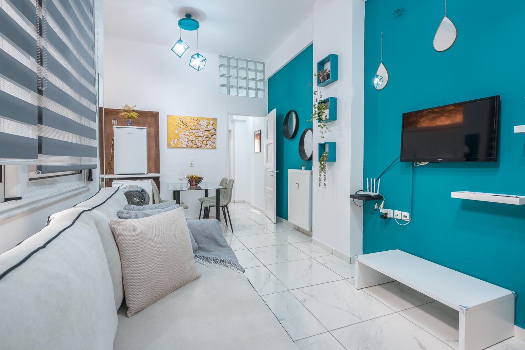 CONTEMPORARY APARTMENT 200M FROM ACROPOLIS 100Mbps NETFLIX