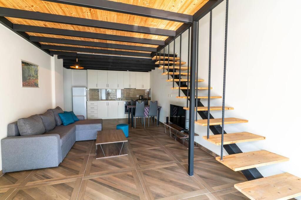 Urban loft W/ beach view
