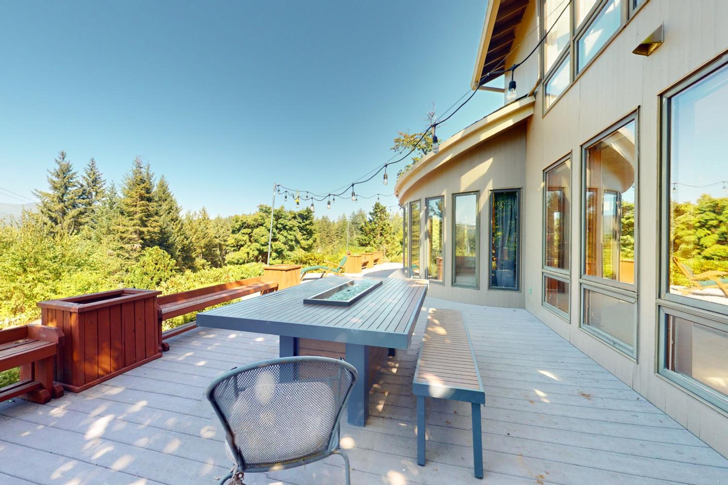 100 Yards to Foster Lake! Family Home with Hot Tub