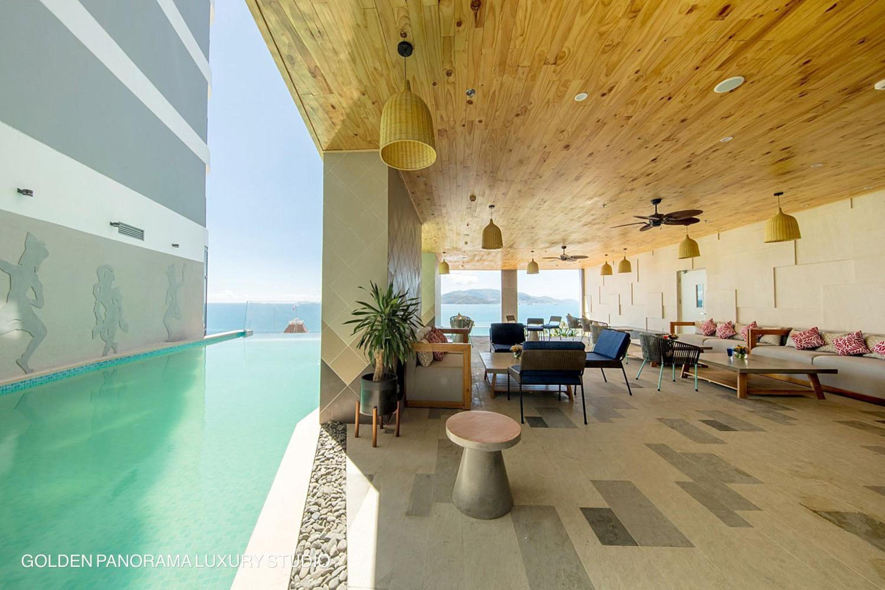 GOLDEN PANORAMA LUXURY STUDIO