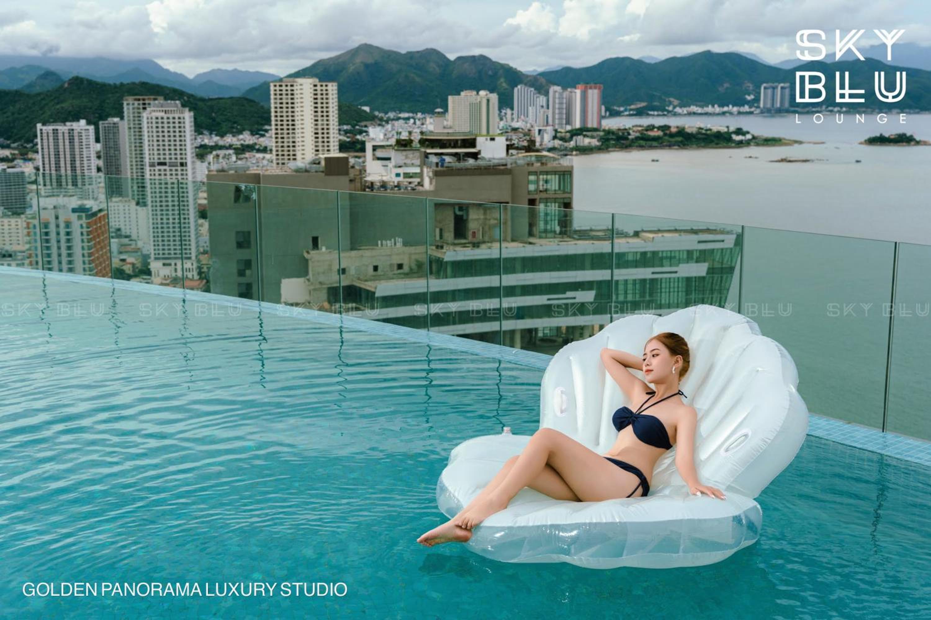 GOLDEN PANORAMA LUXURY STUDIO