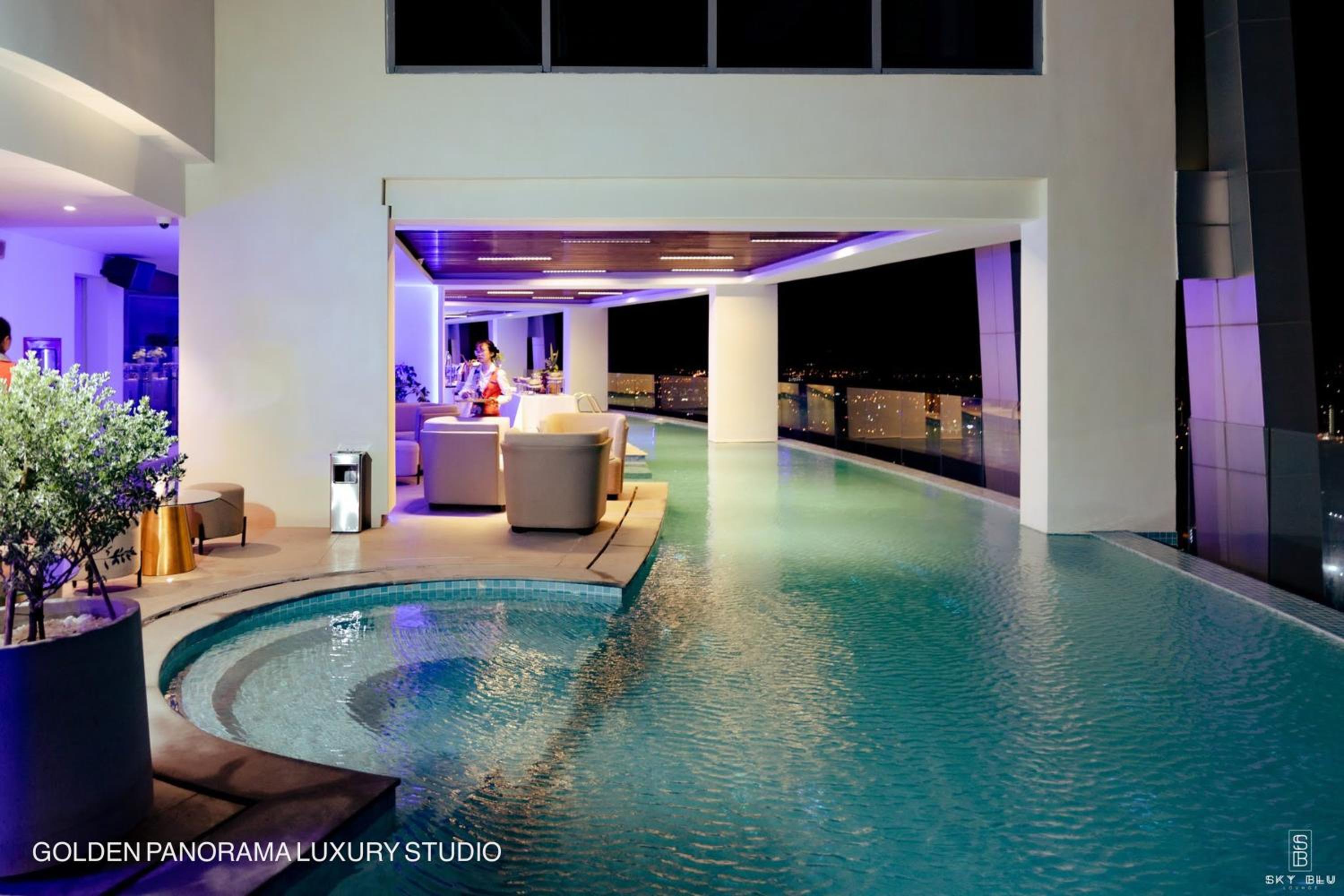 GOLDEN PANORAMA LUXURY STUDIO