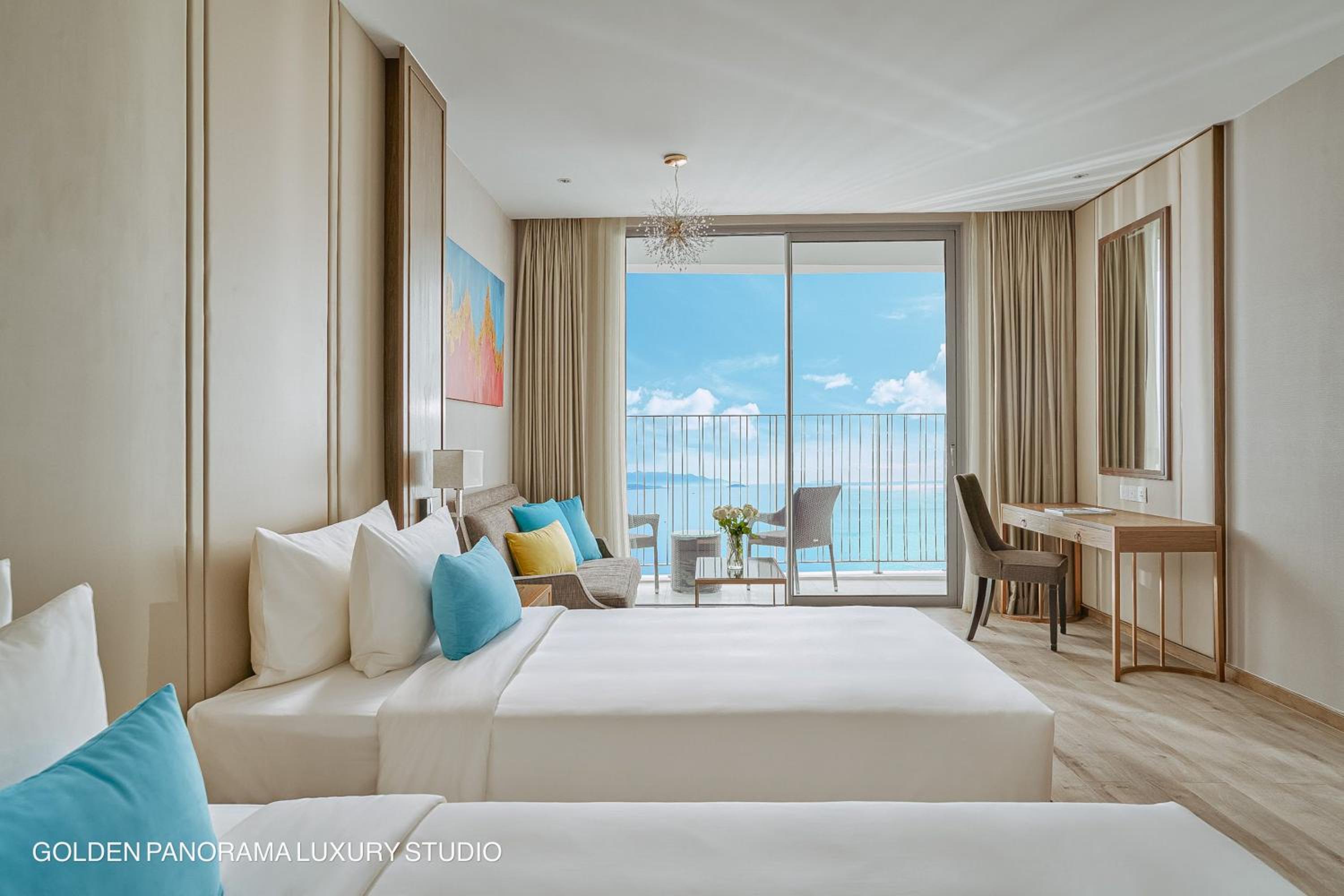 GOLDEN PANORAMA LUXURY STUDIO