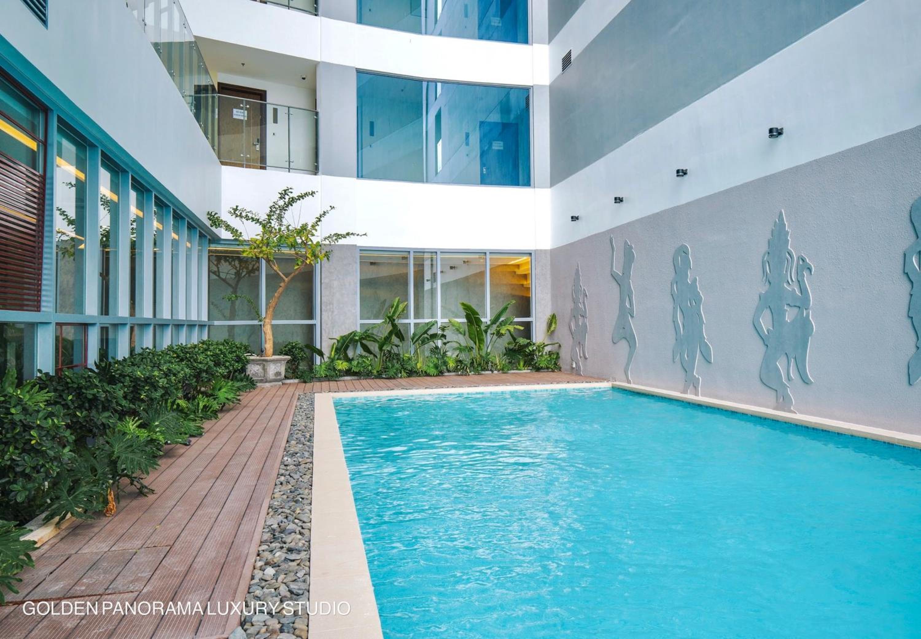 GOLDEN PANORAMA LUXURY STUDIO