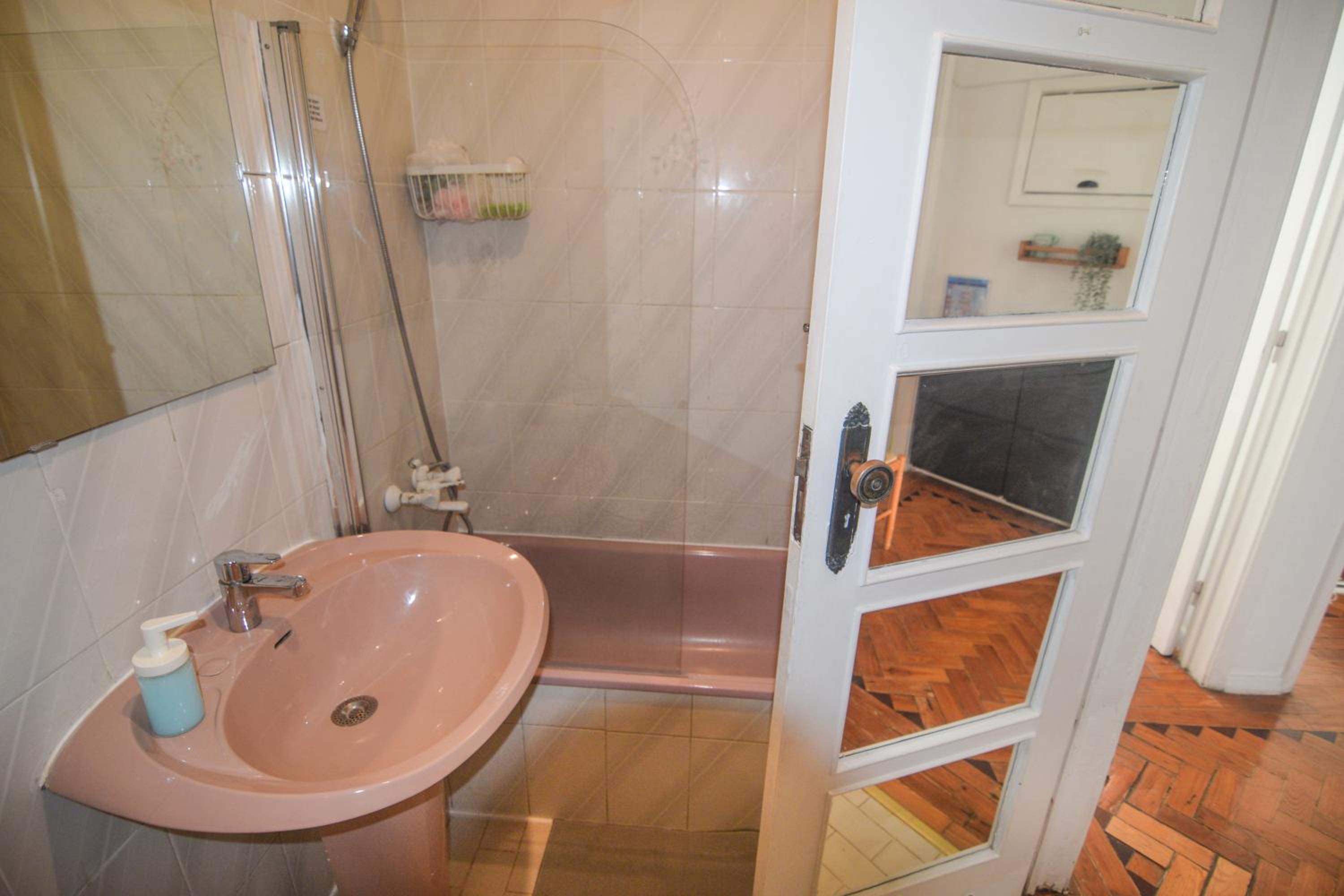 Maria Shared Apartment in Central Lisbon view 5