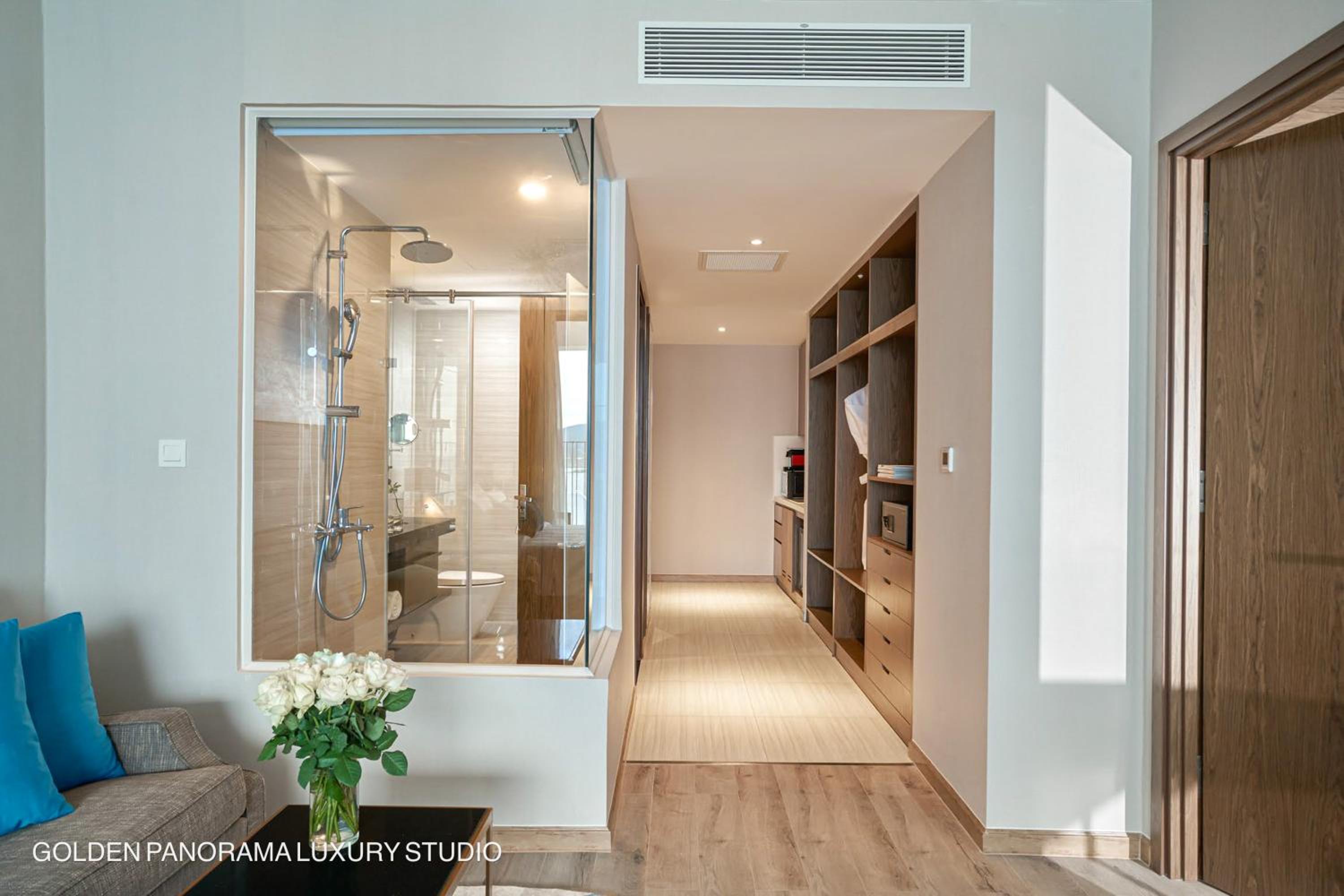 GOLDEN PANORAMA LUXURY STUDIO